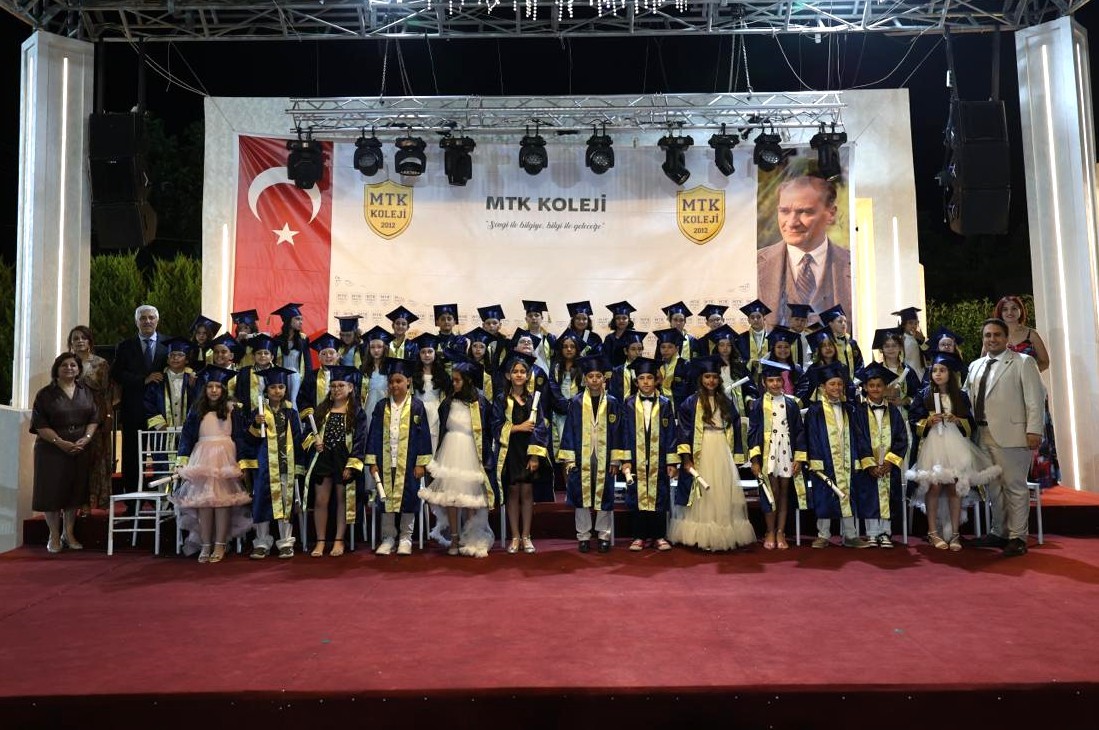 MTK Koleji’nde hem mezuniyet hem karne heyecanı