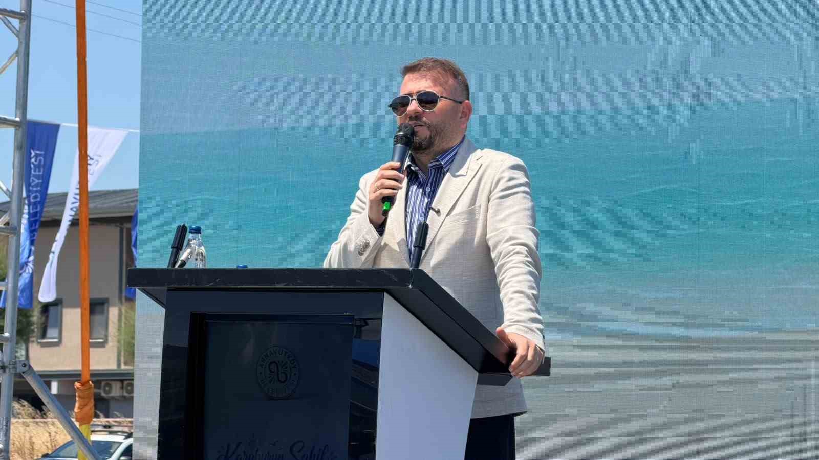 Arnavutköy’ün Mavi Bayraklı Karaburun sahili, İstanbul’un yeni gözdesi
