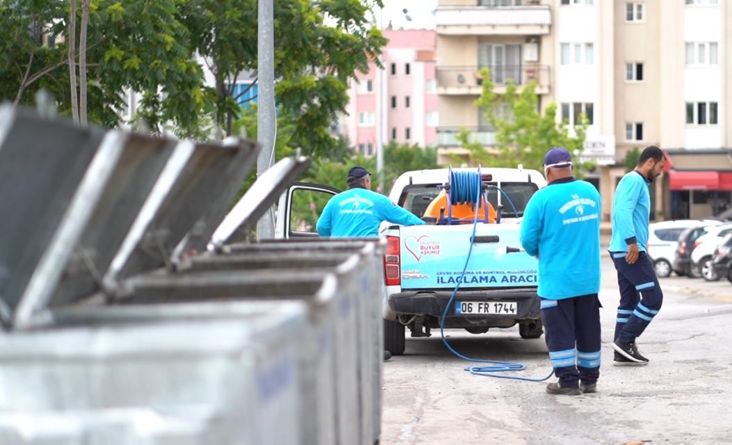 Merkezefendi’de haşerelere karşı etkin mücadele devam ediyor