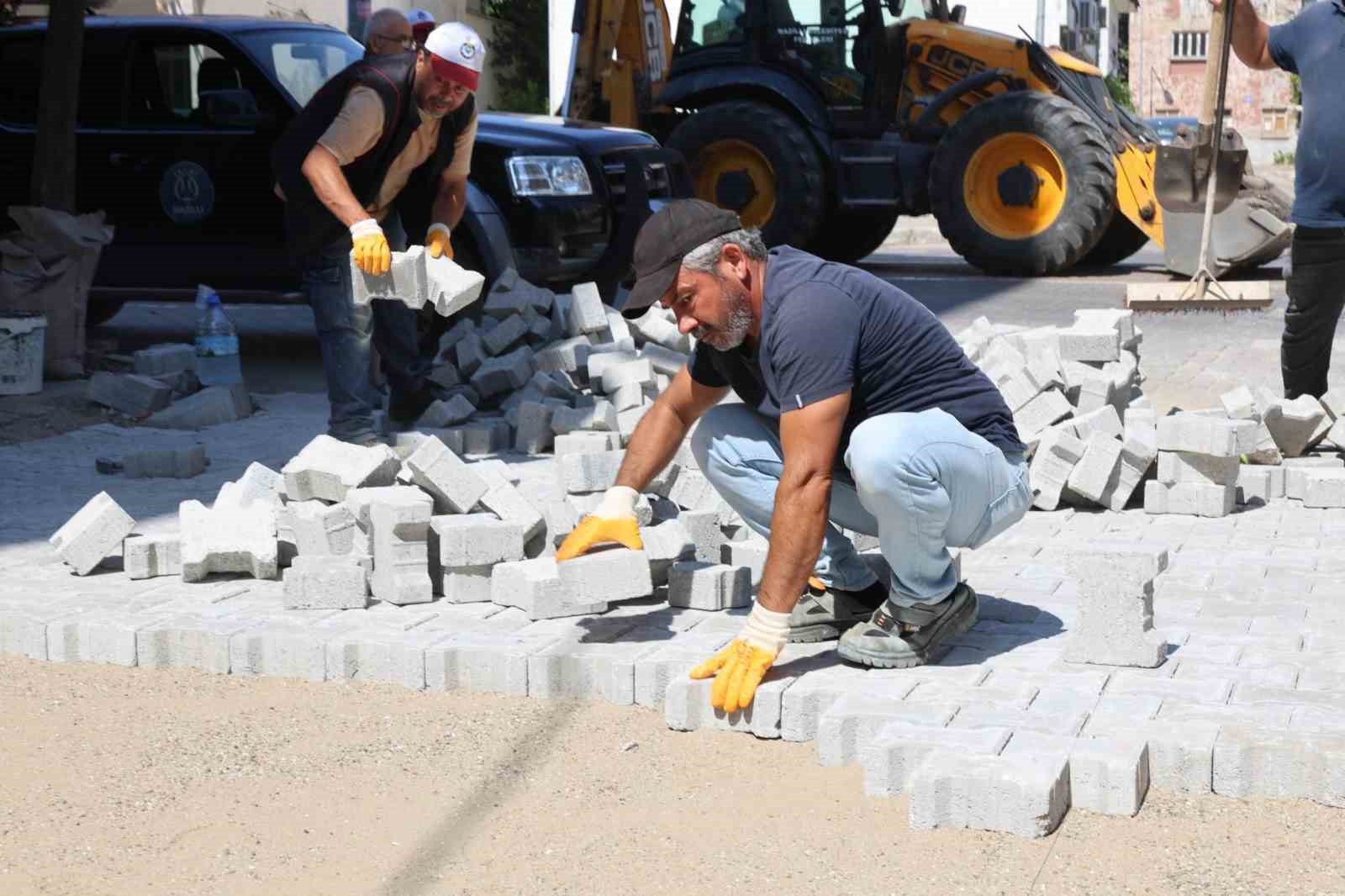 Başkan Tetik 41 noktadaki yol çalışmalarını yerinde inceledi