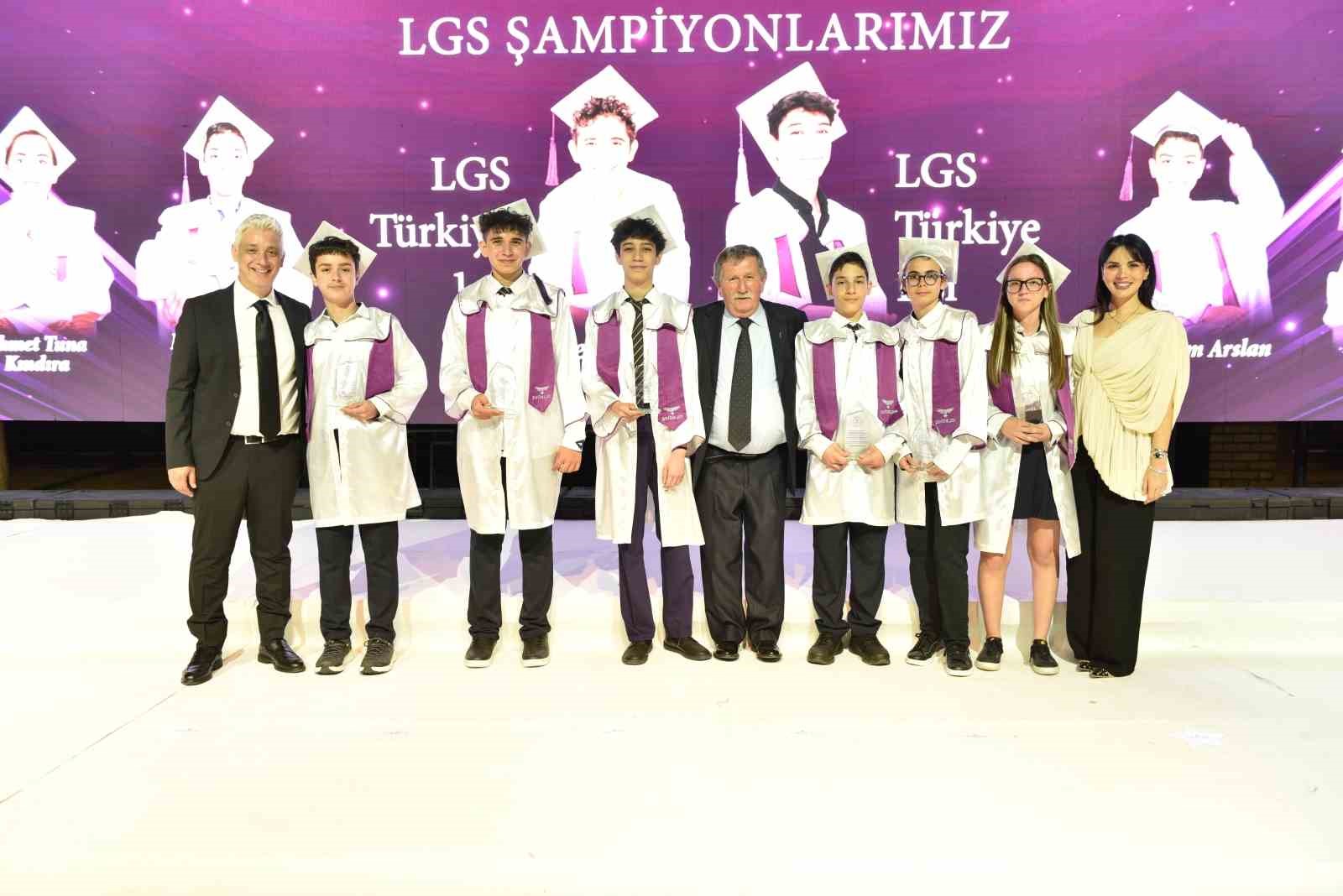 Şahinkaya’da mezuniyet coşkusu ve LGS gururu bir arada yaşandı