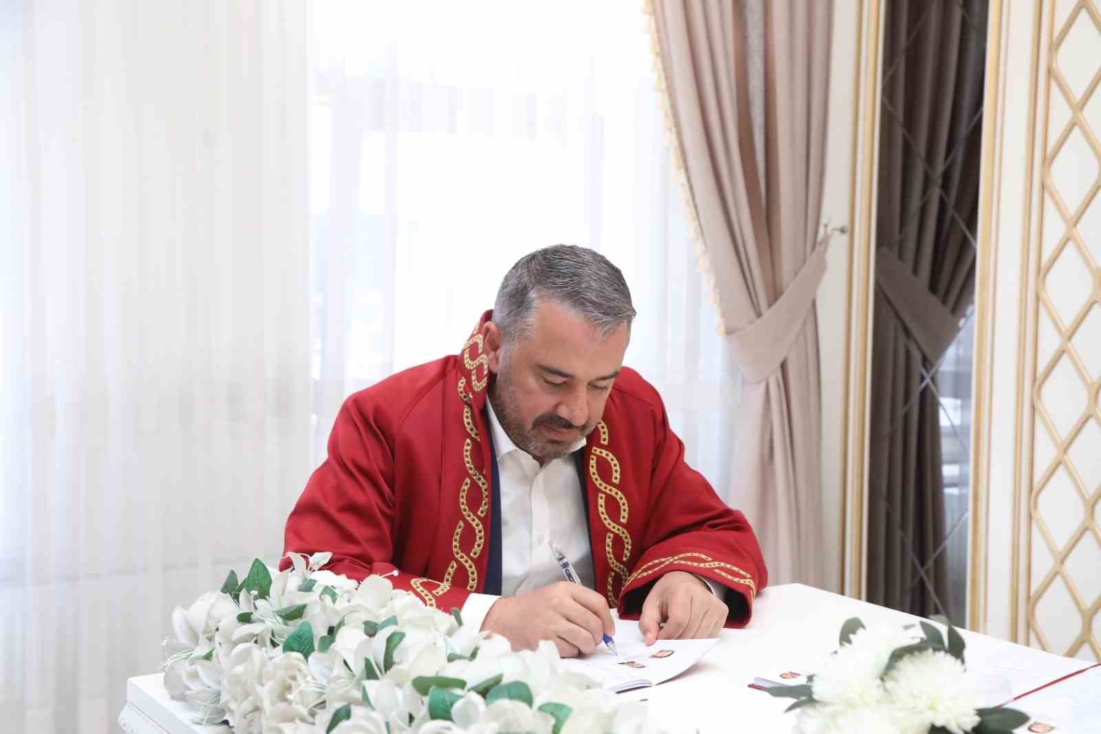 Belediyeden popüler tarihte nikah kıyan çiftlere jest