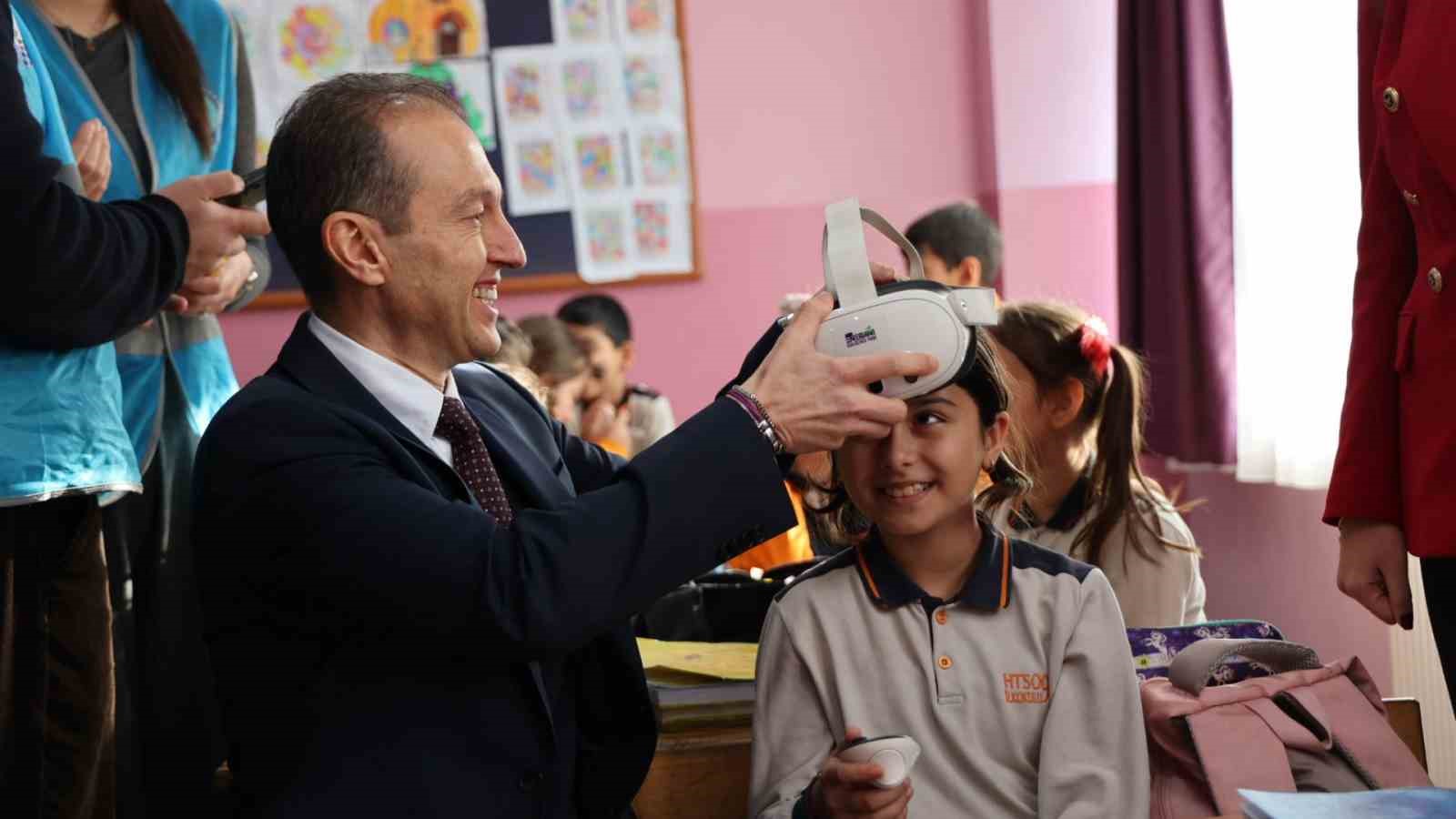 Uludağ Enerji, "Enerjini geleceğe taşı" projesiyle 70 bin öğrenciye ulaştı