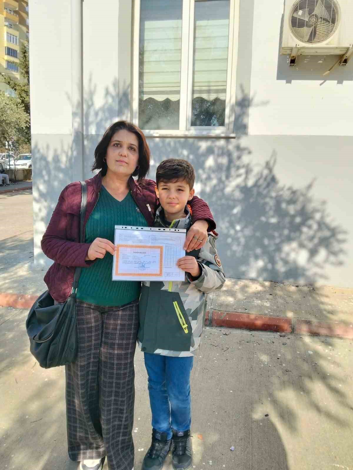 Ayser Çalık’taki saldırıda hayatını kaybeden öğrencilerin yarım kalan karneleri yürek burktu
