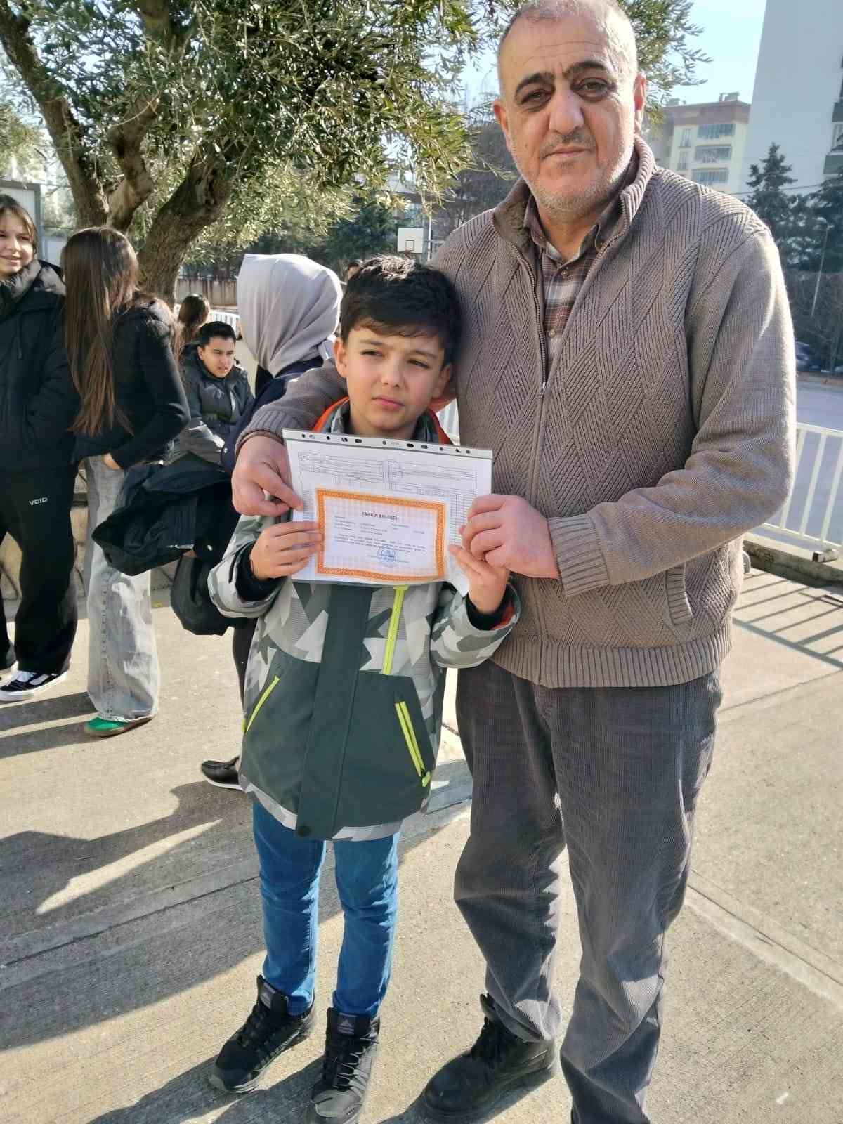 Ayser Çalık’taki saldırıda hayatını kaybeden öğrencilerin yarım kalan karneleri yürek burktu