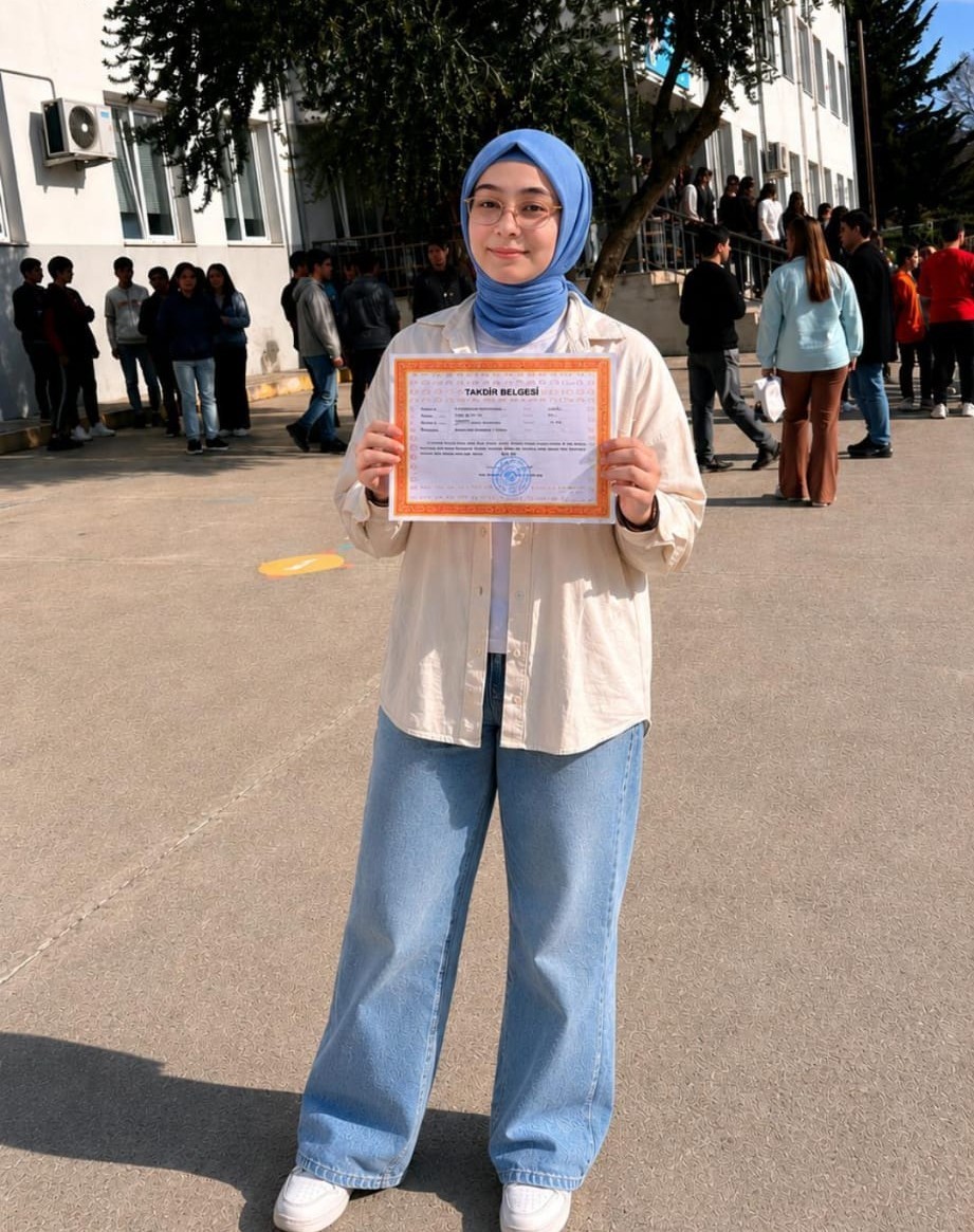 Ayser Çalık’taki saldırıda hayatını kaybeden öğrencilerin yarım kalan karneleri yürek burktu