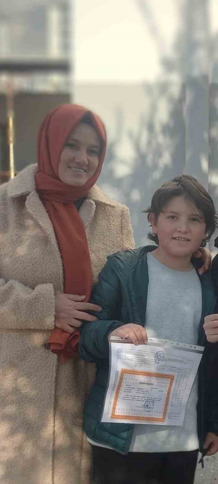 Ayser Çalık’taki saldırıda hayatını kaybeden öğrencilerin yarım kalan karneleri yürek burktu