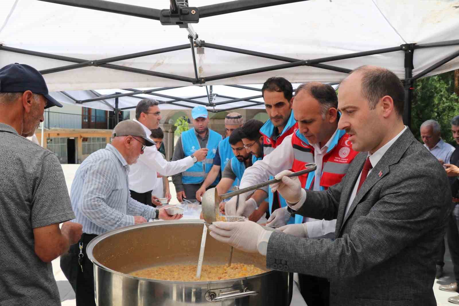Oltu’da aşure coşkusu