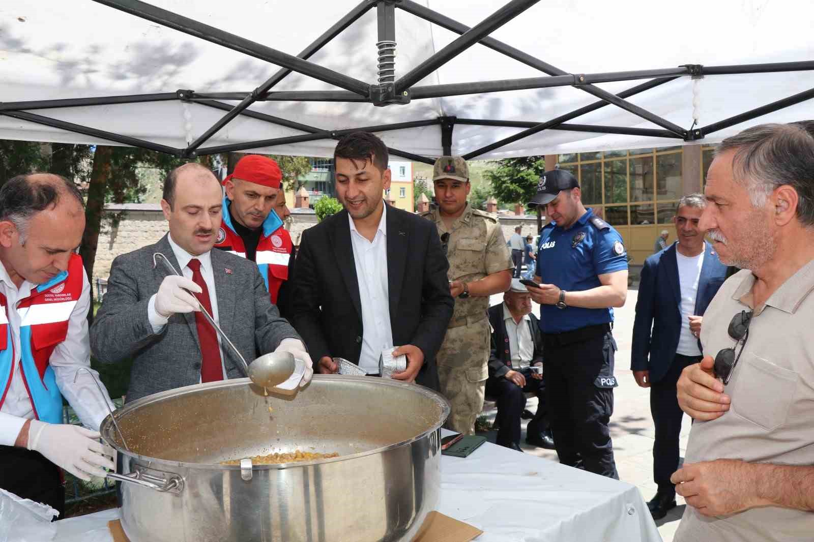Oltu’da aşure coşkusu