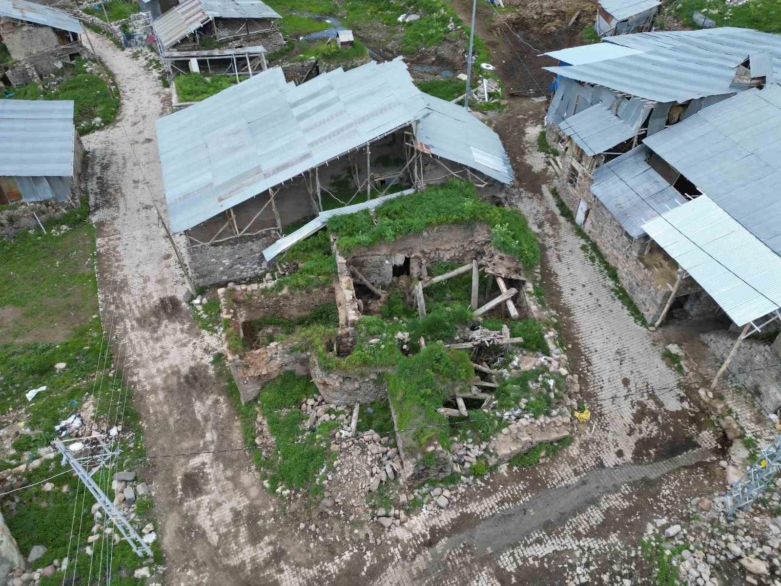 Aziziye’de metruk yapılara geçit yok