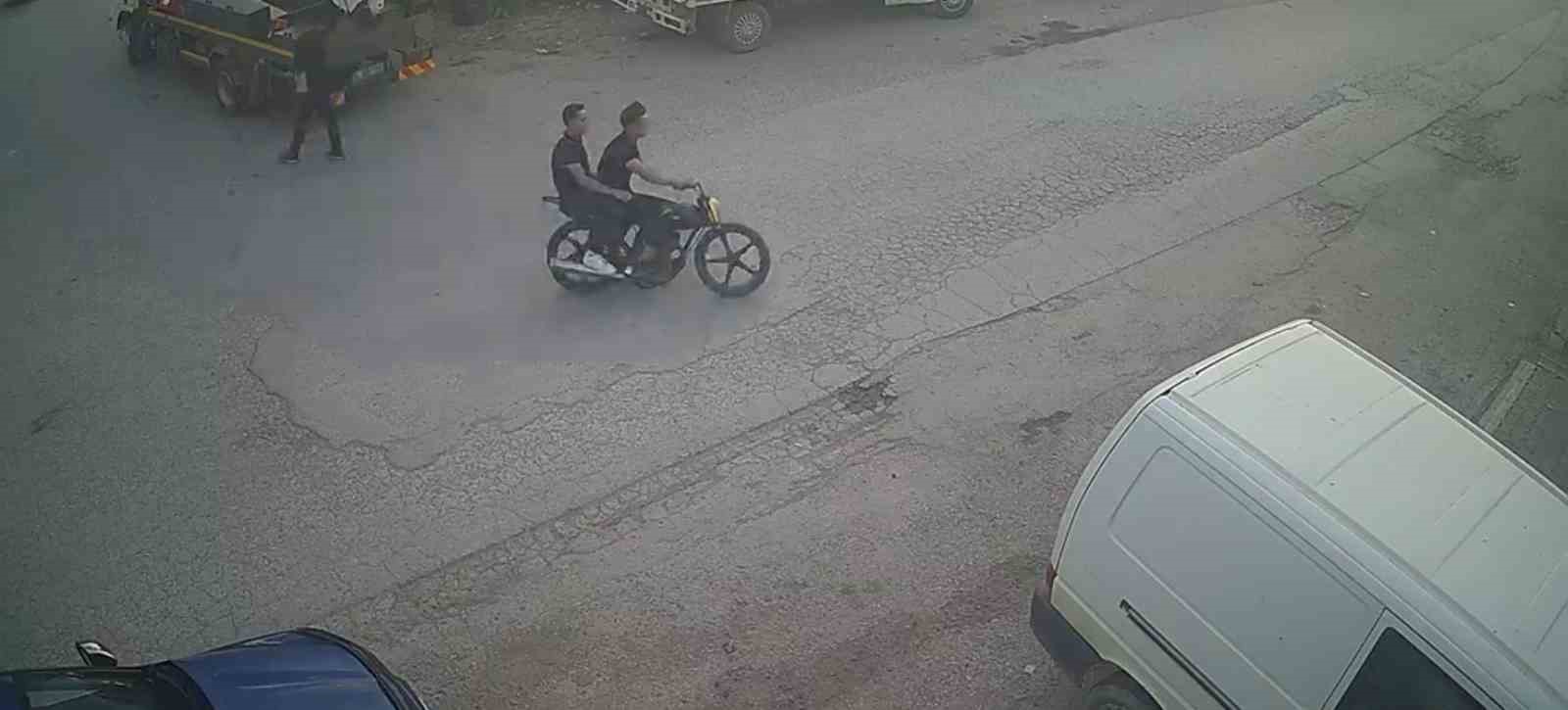 16 yaşındaki sürücü kazada yaralandı