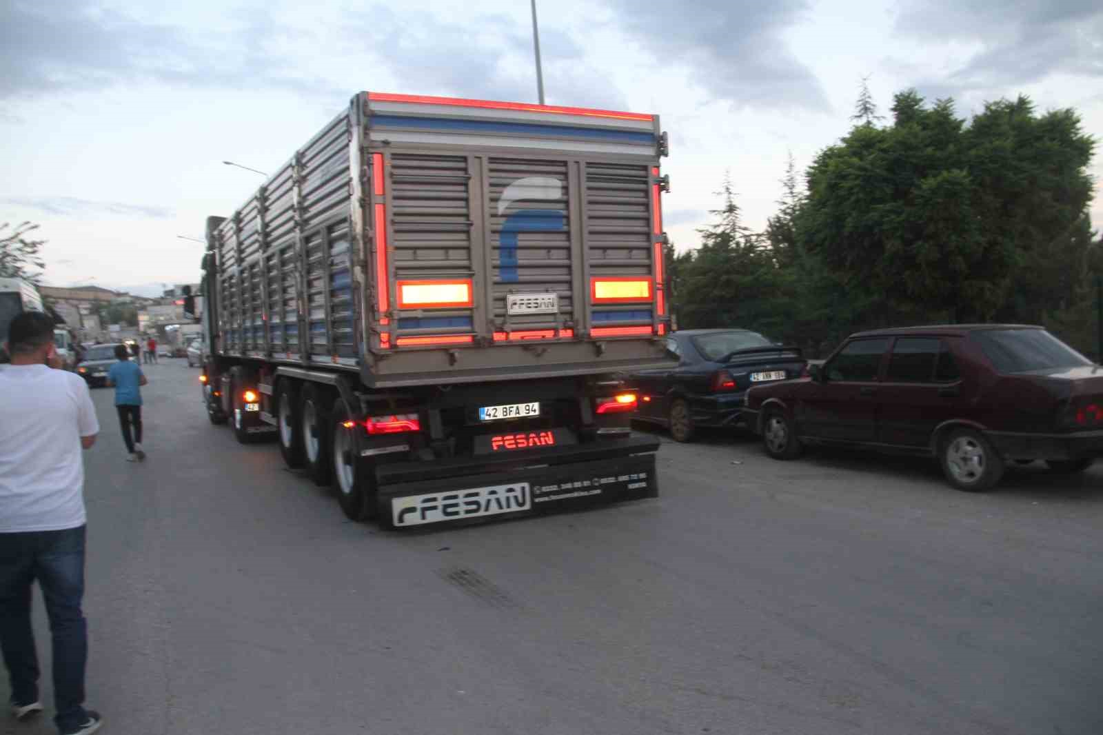 16 yaşındaki sürücü kazada yaralandı