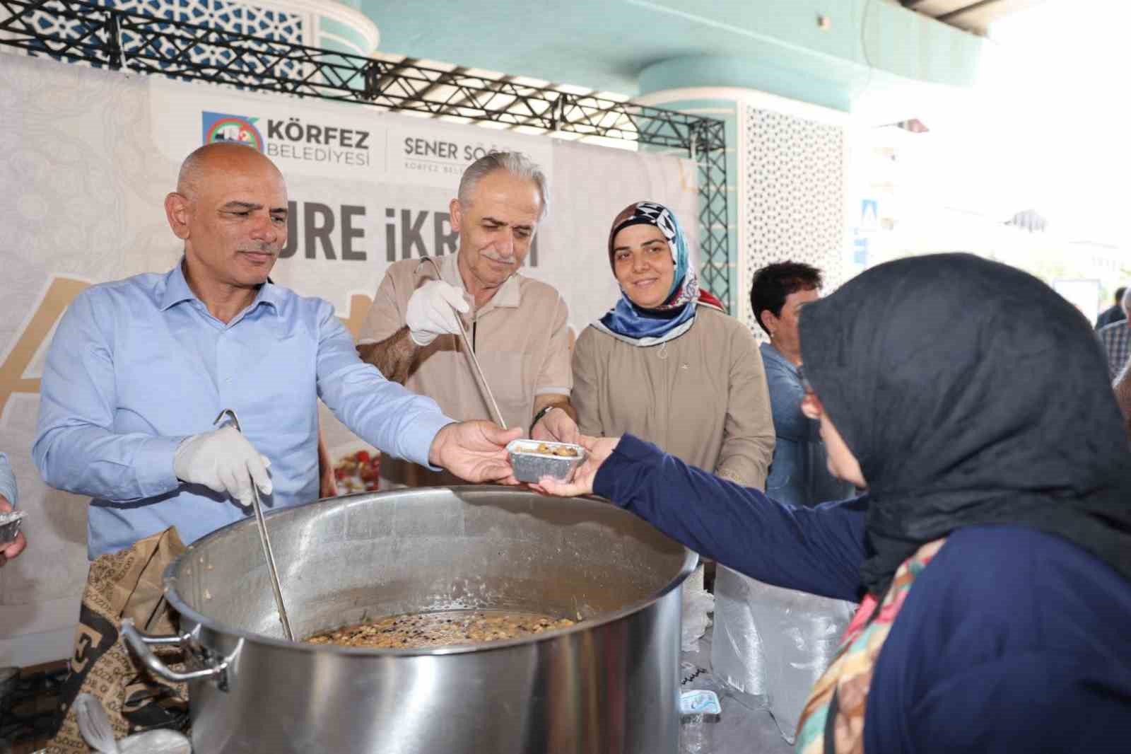 Körfez’de 4 bin kişilik aşure ikramı