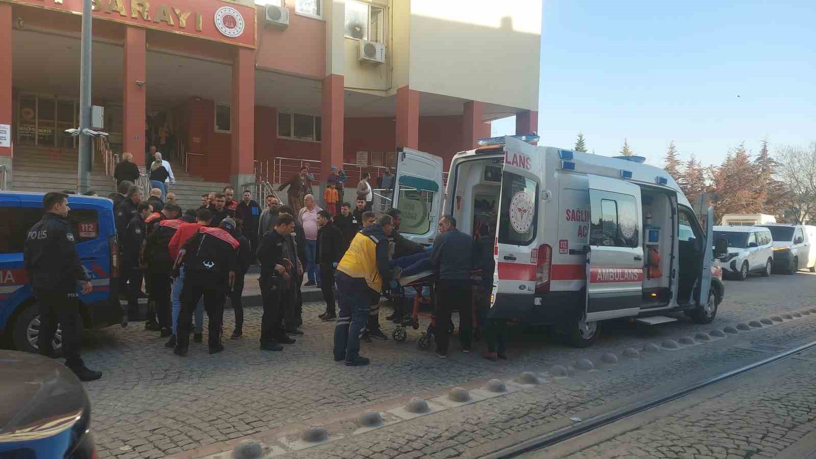 Adliye önünde cinayetle biten husumetin duruşması görüldü
