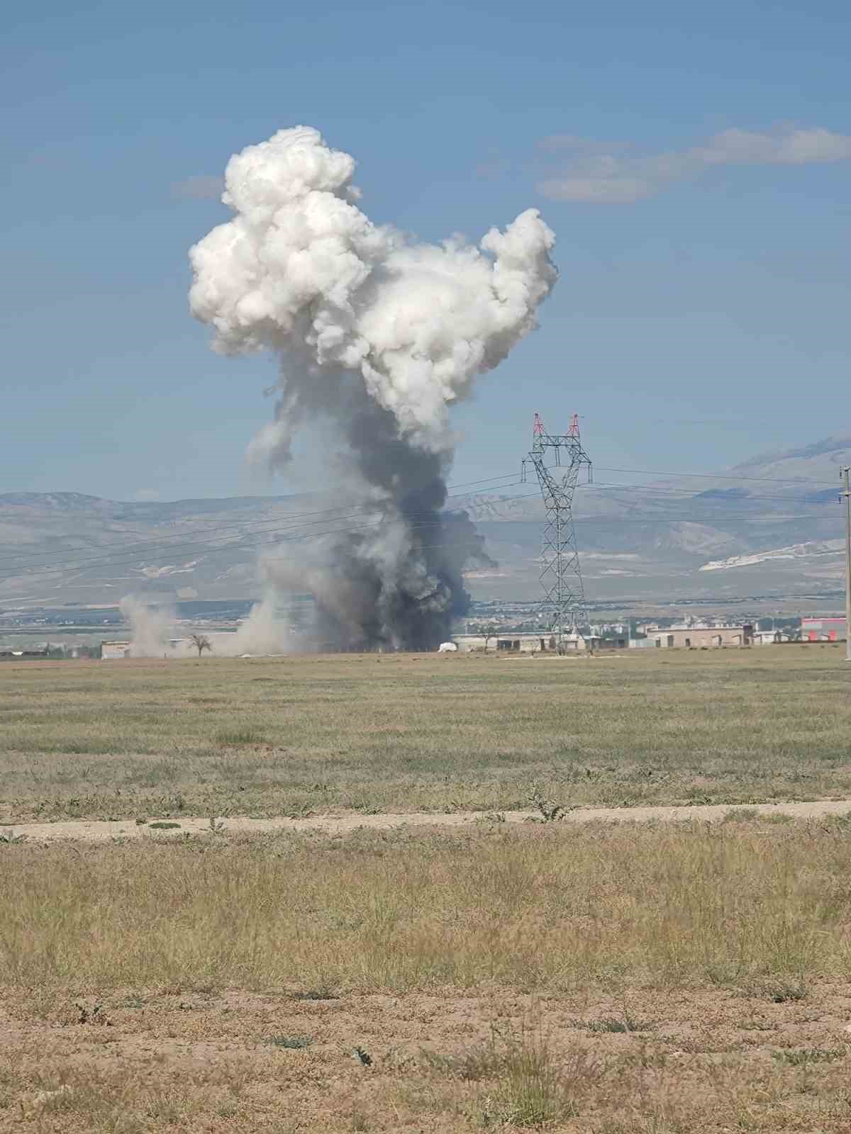Niğde’de havai fişek fabrikasında patlama: Yaralılar var