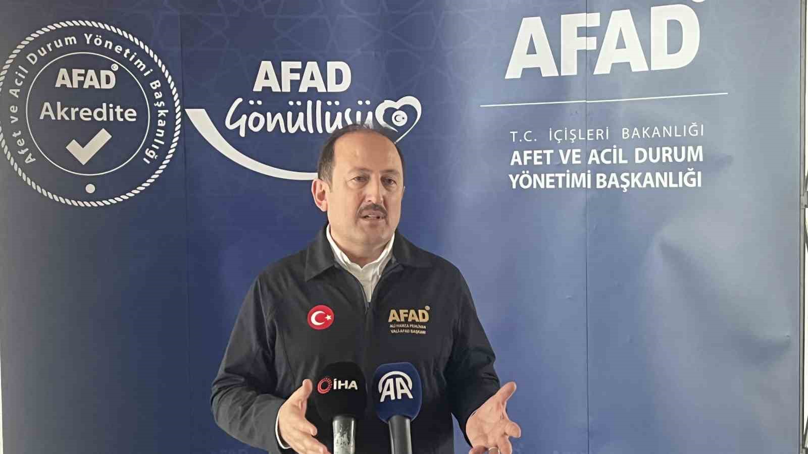 AFAD gönüllüleri, armalarını aldı