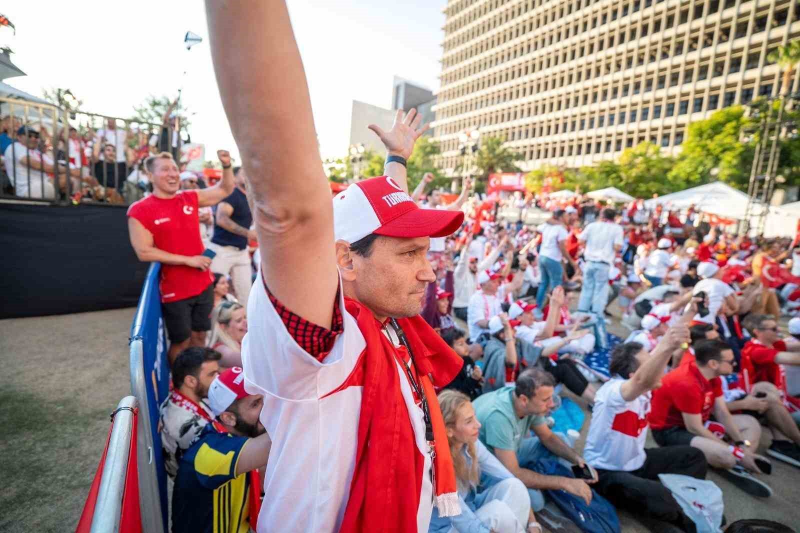Los Angeles’ta Türkiye rüzgarı zafer coşkusuyla taçlandı