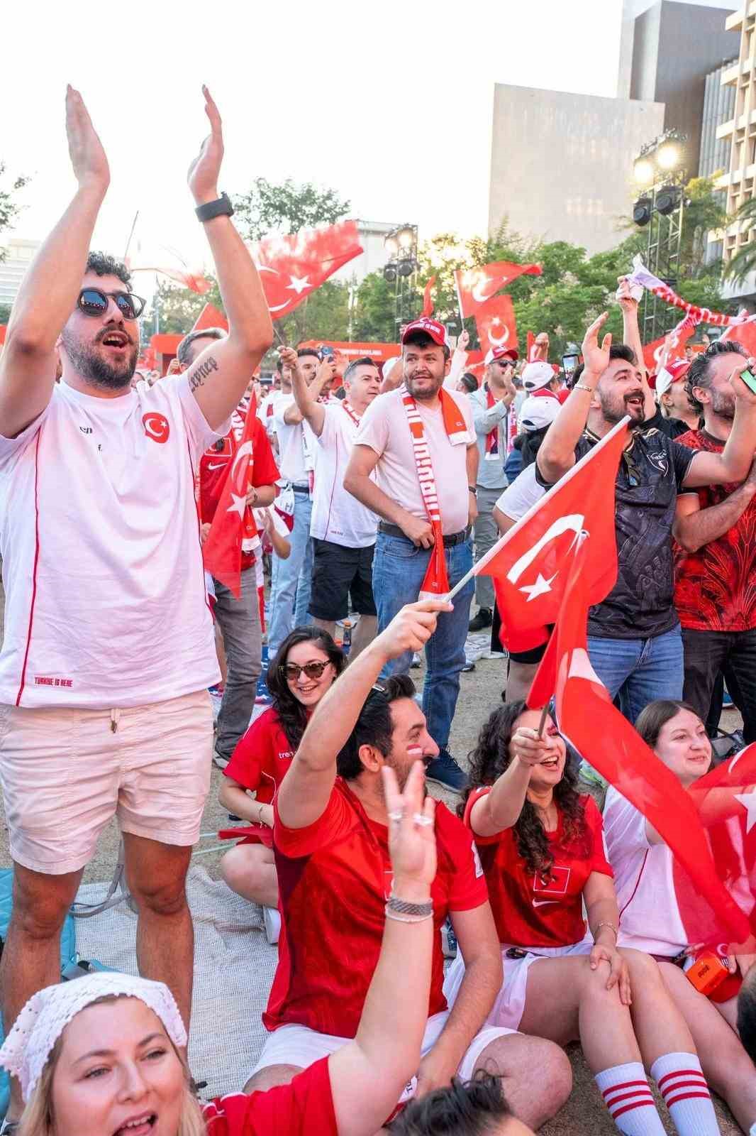 Los Angeles’ta Türkiye rüzgarı zafer coşkusuyla taçlandı