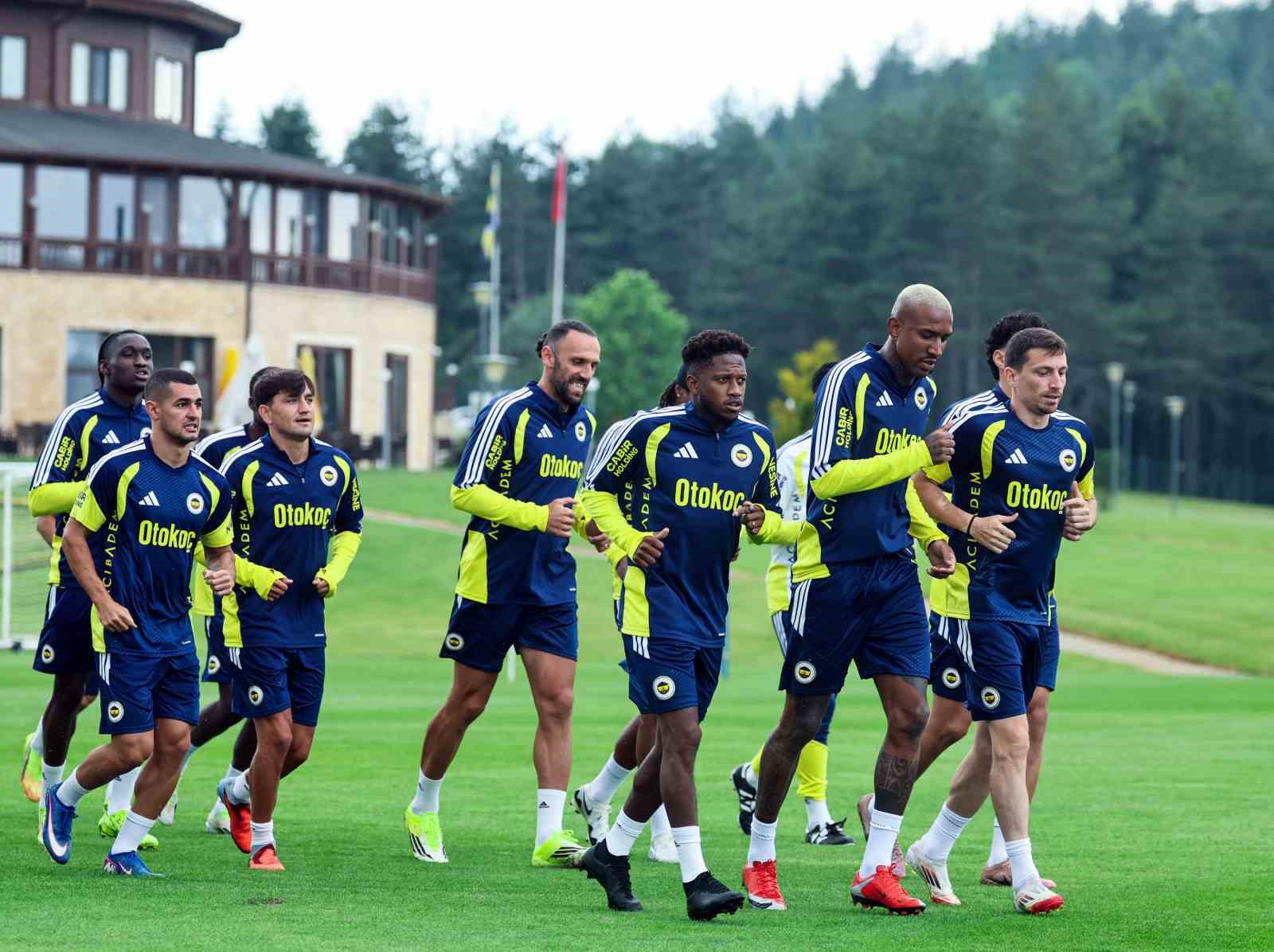 Fenerbahçe, Topuk Yaylası’nda hazırlıklarını sürdürüyor