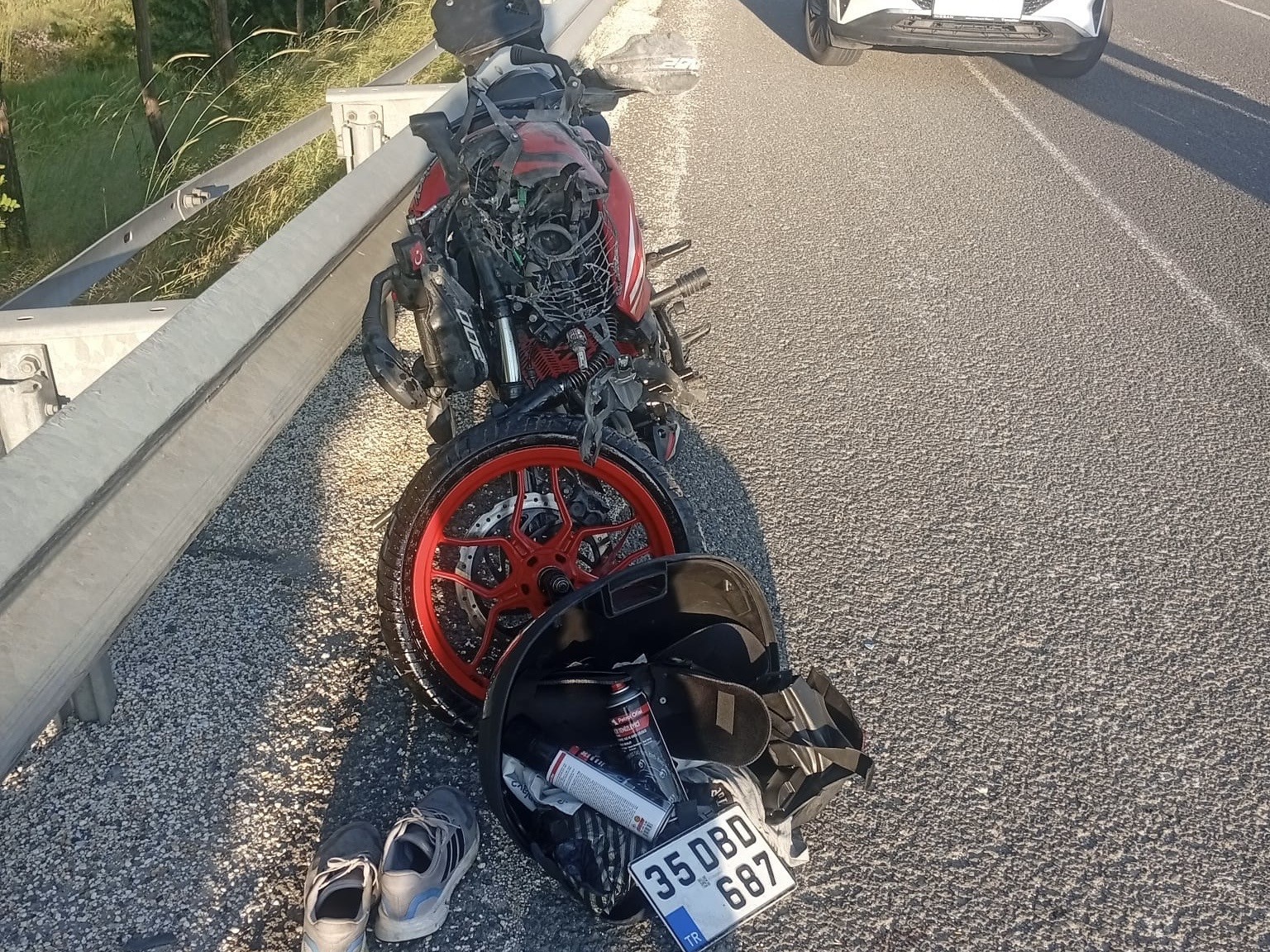 Uşak’ta motosiklet kamyona arkadan çarptı: 1 ölü