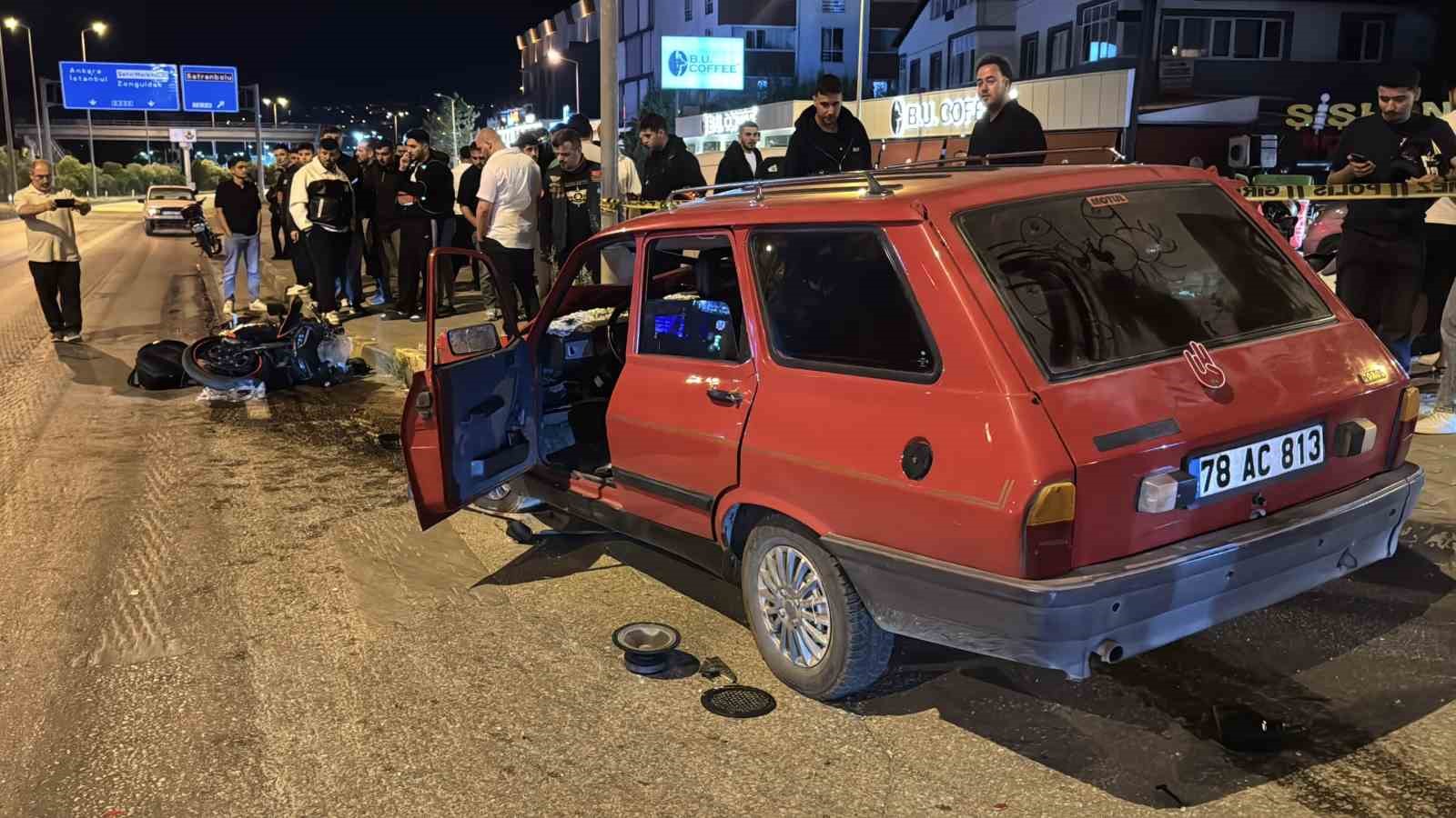 Kırmızı ışık ihlali felaket getirdi: Otomobilin çarptığı motosikletli ağır yaralandı