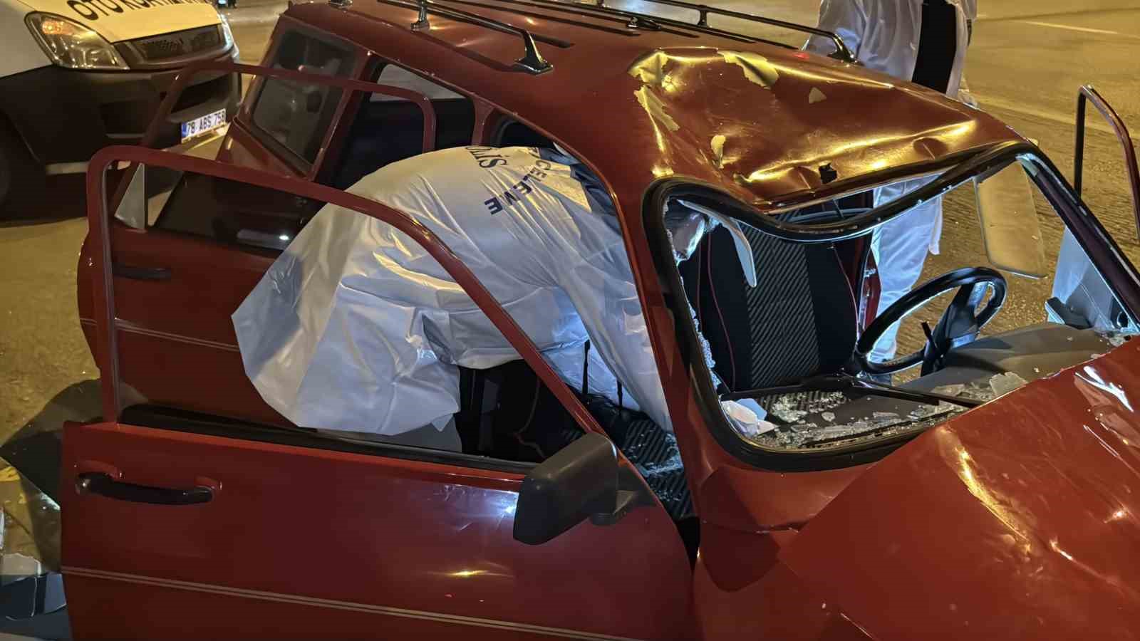 Kırmızı ışık ihlali felaket getirdi: Otomobilin çarptığı motosikletli ağır yaralandı