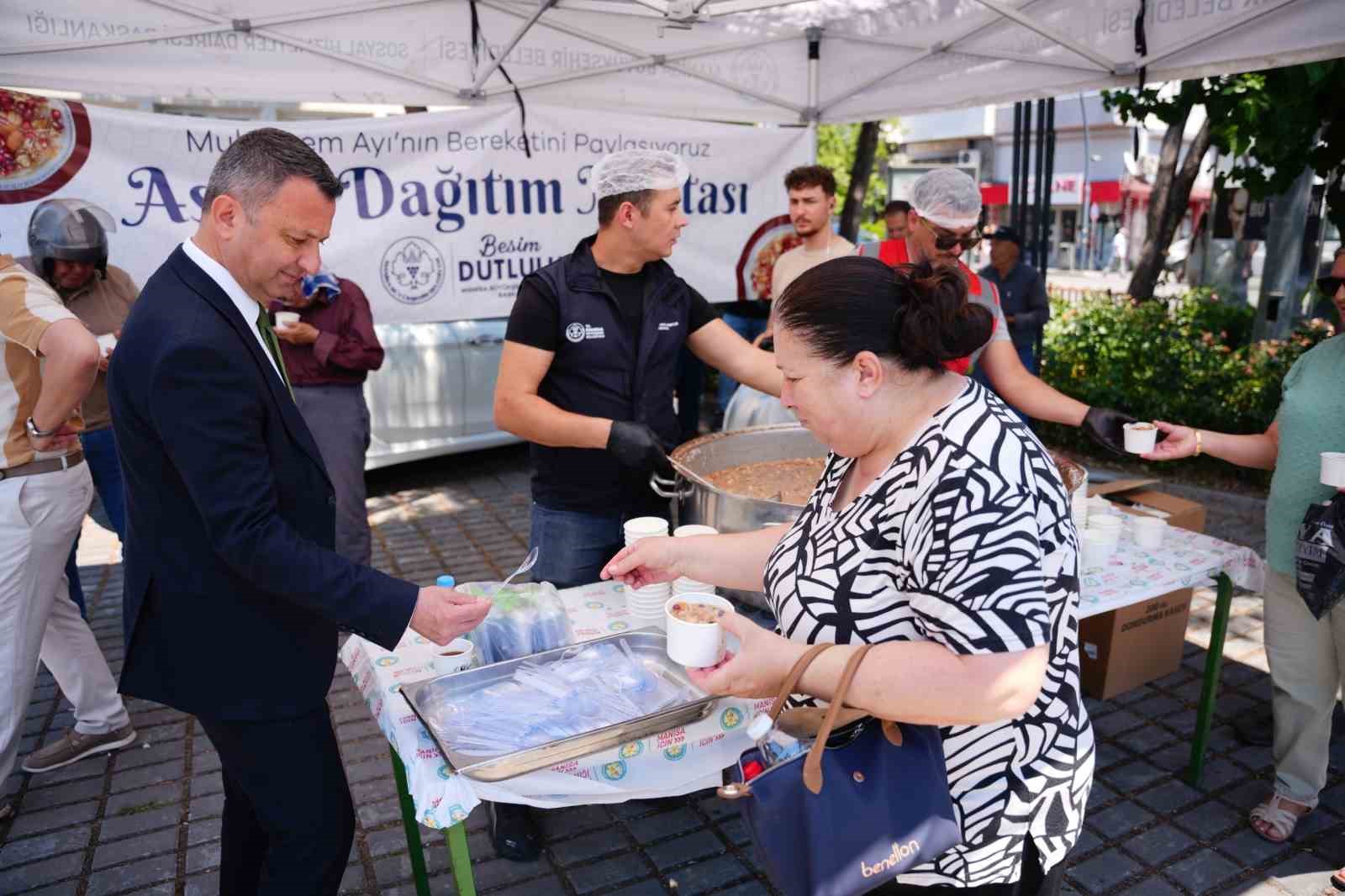 Aşure ikramları Soma ve Akhisar’dan başladı