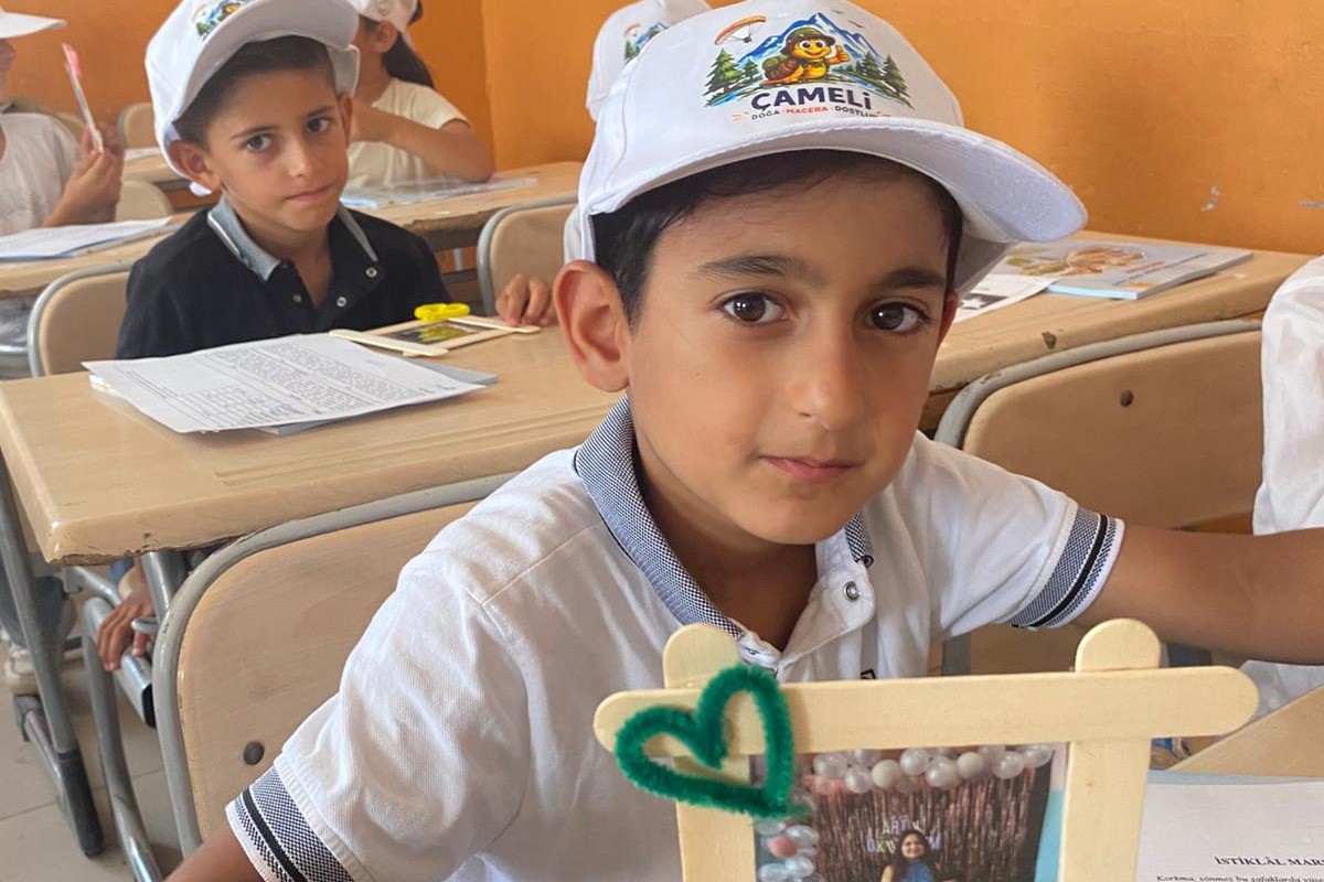 Çamelili öğrenciler karne sevincini Şırnak’taki yaşıtlarıyla birlikte yaşadı
