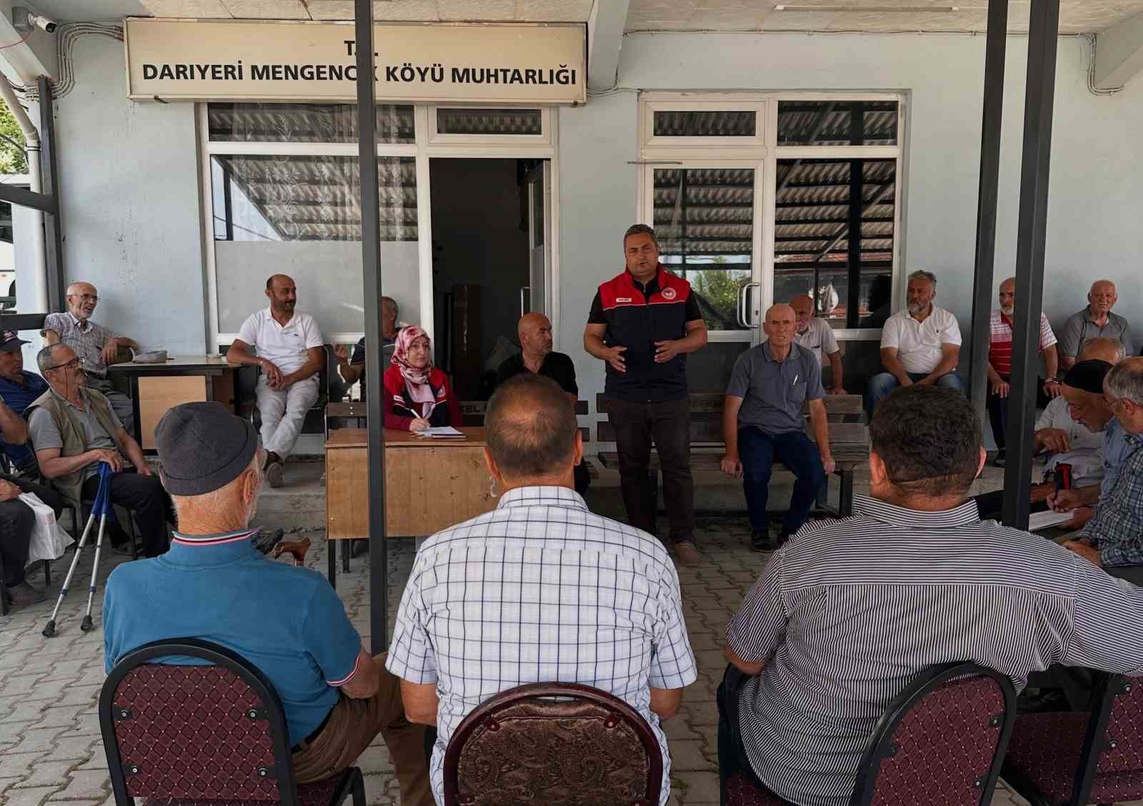 Çiftçilere tarımsal bilgilendirme