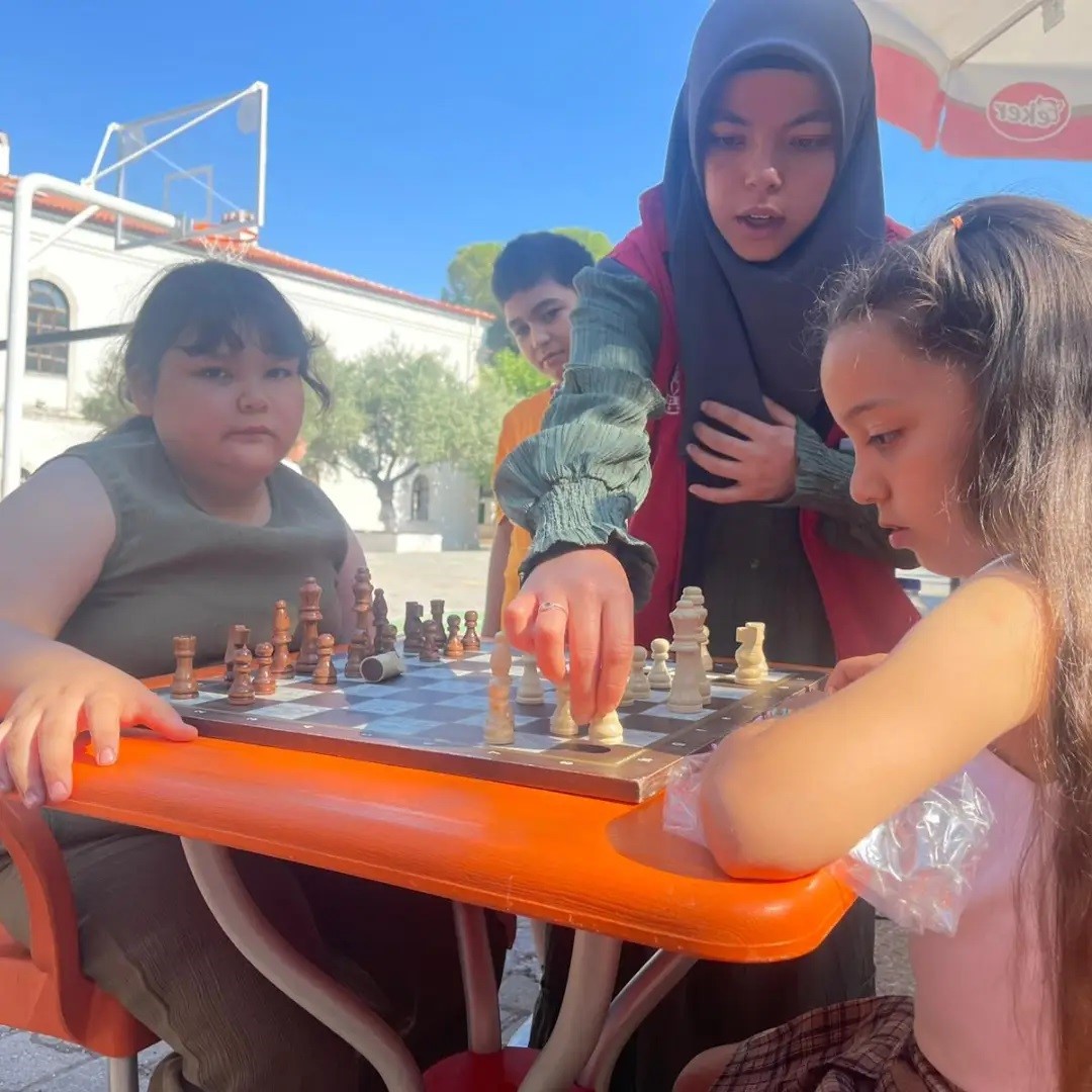Muğla’da gönüllü gençlerden örnek farkındalık çalışması