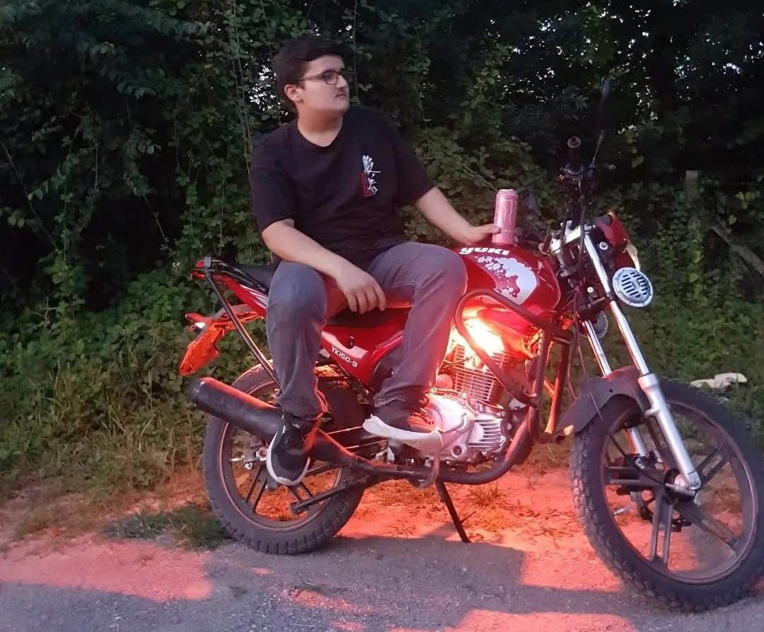 Otomobille çarpışan motosikletin sürücüsü yaşam mücadelesini kaybetti