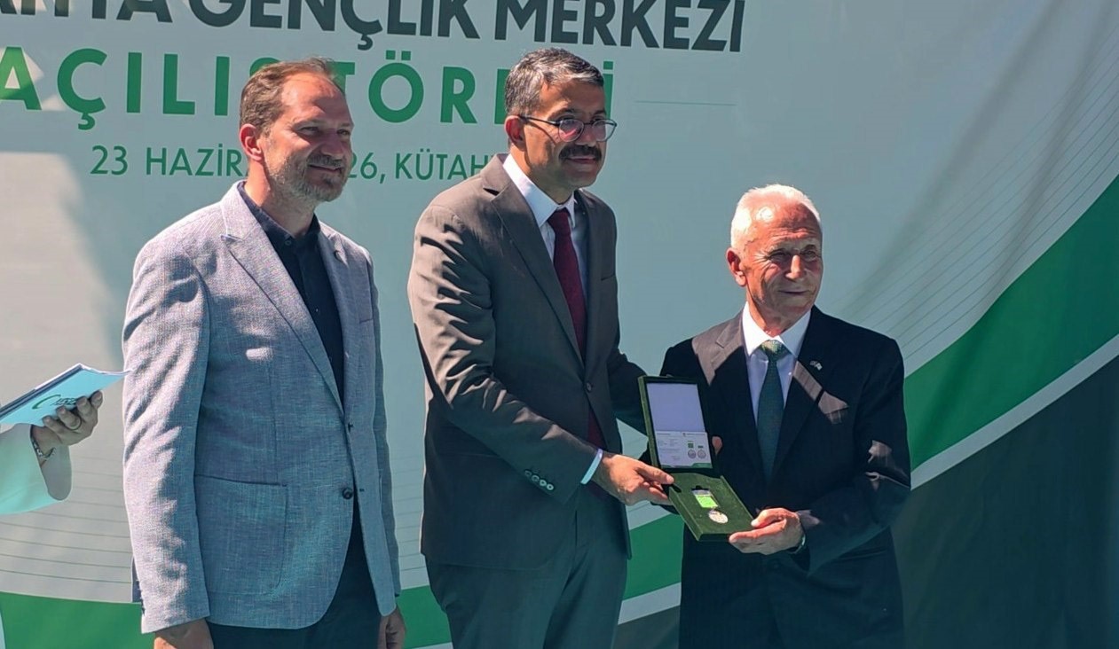 Yeşilay Onursal Başkanı Nuri Çetin: "Gençliğe yapılan yatırım geleceğe yapılan yatırımdır"
