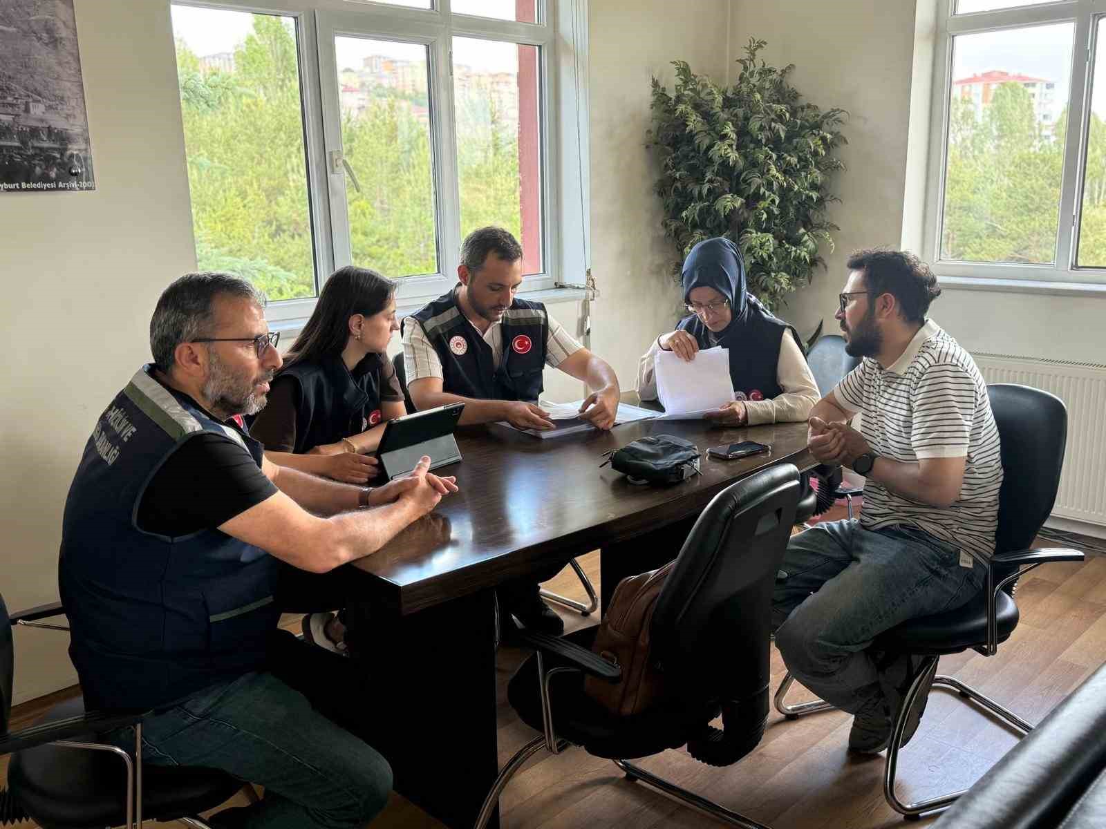 Bayburt’taki tuğla fabrikasında çevre denetimi yapıldı