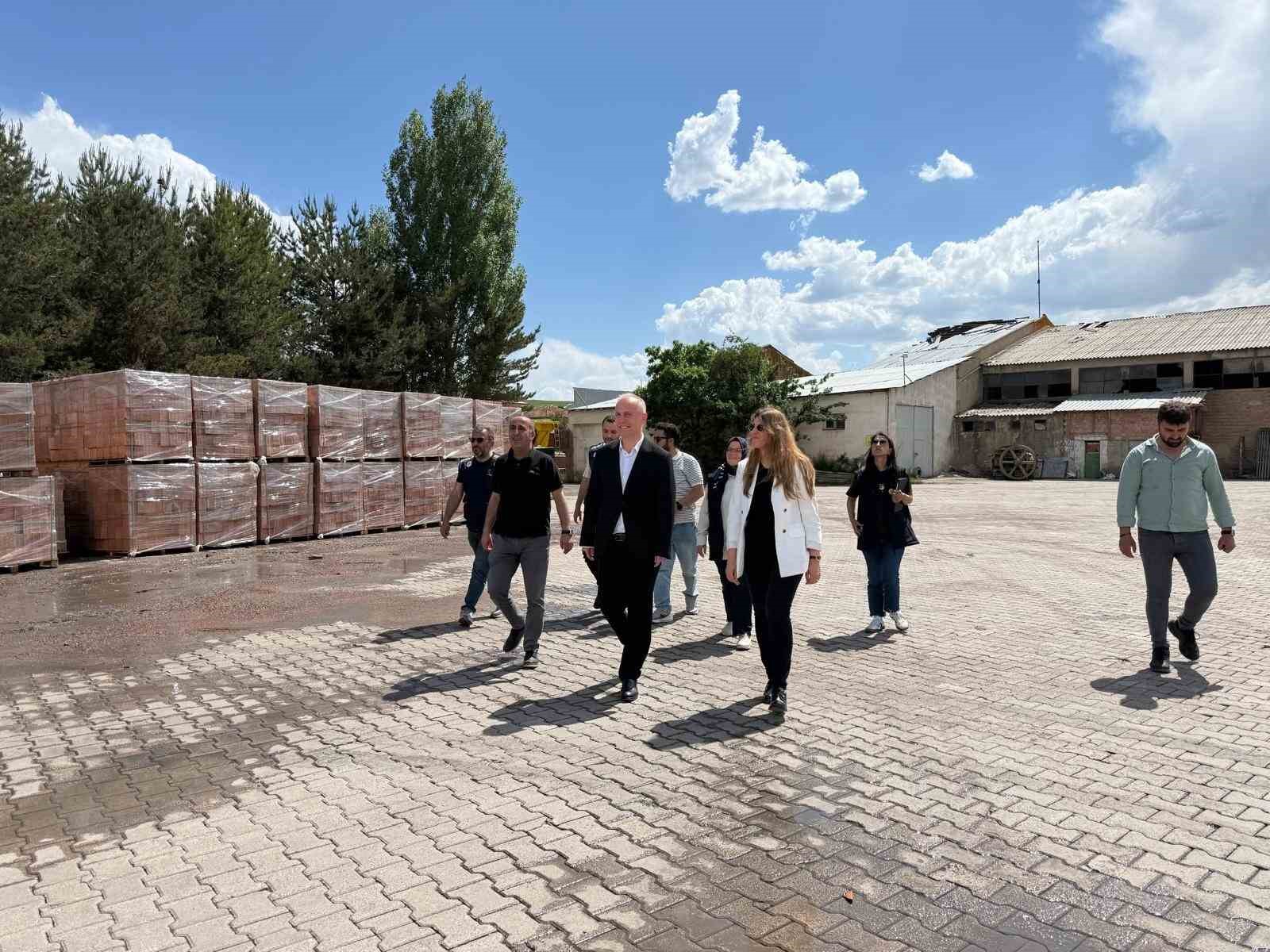 Bayburt’taki tuğla fabrikasında çevre denetimi yapıldı