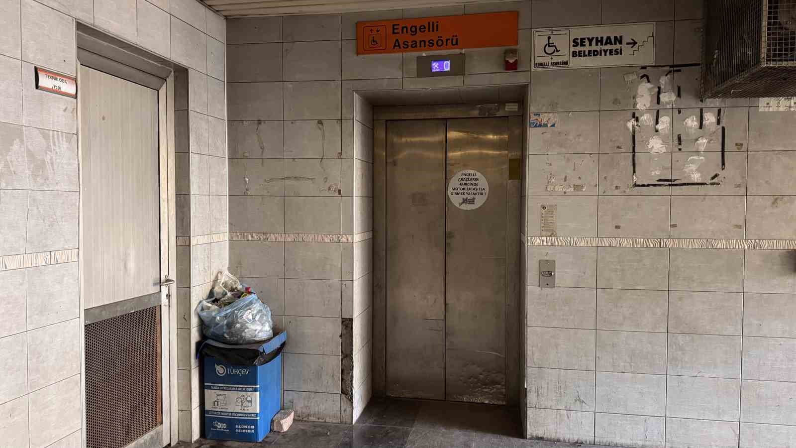 Engelli asansörünün amacı dışında kullanılmasına engellilerden tepki