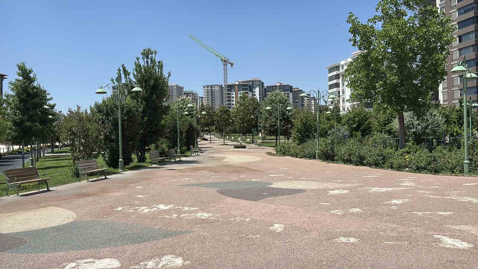 Karne günü bıçaklanan 10’uncu sınıf öğrencisi kurtarılamadı