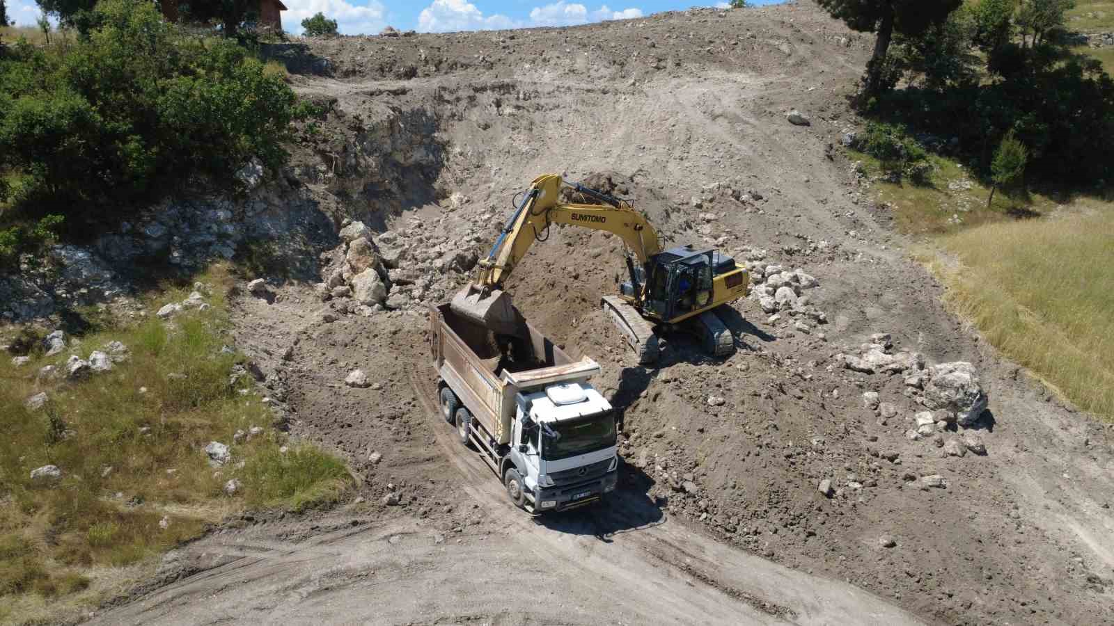 Demirci’de ulaşım yatırımları hız kazandı