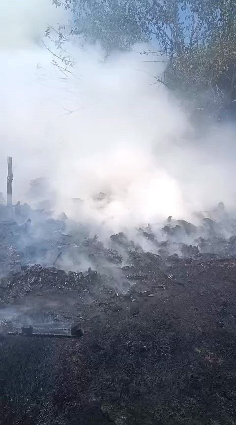 Anız alevi 20 dönümü küle çevirdi