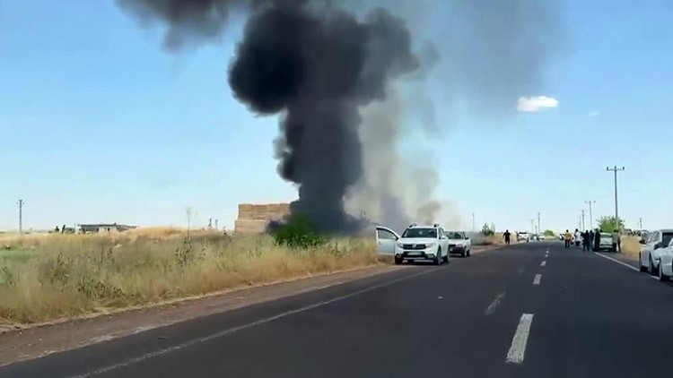 Şanlıurfa’da balya yüklü tırda korkutan yangın