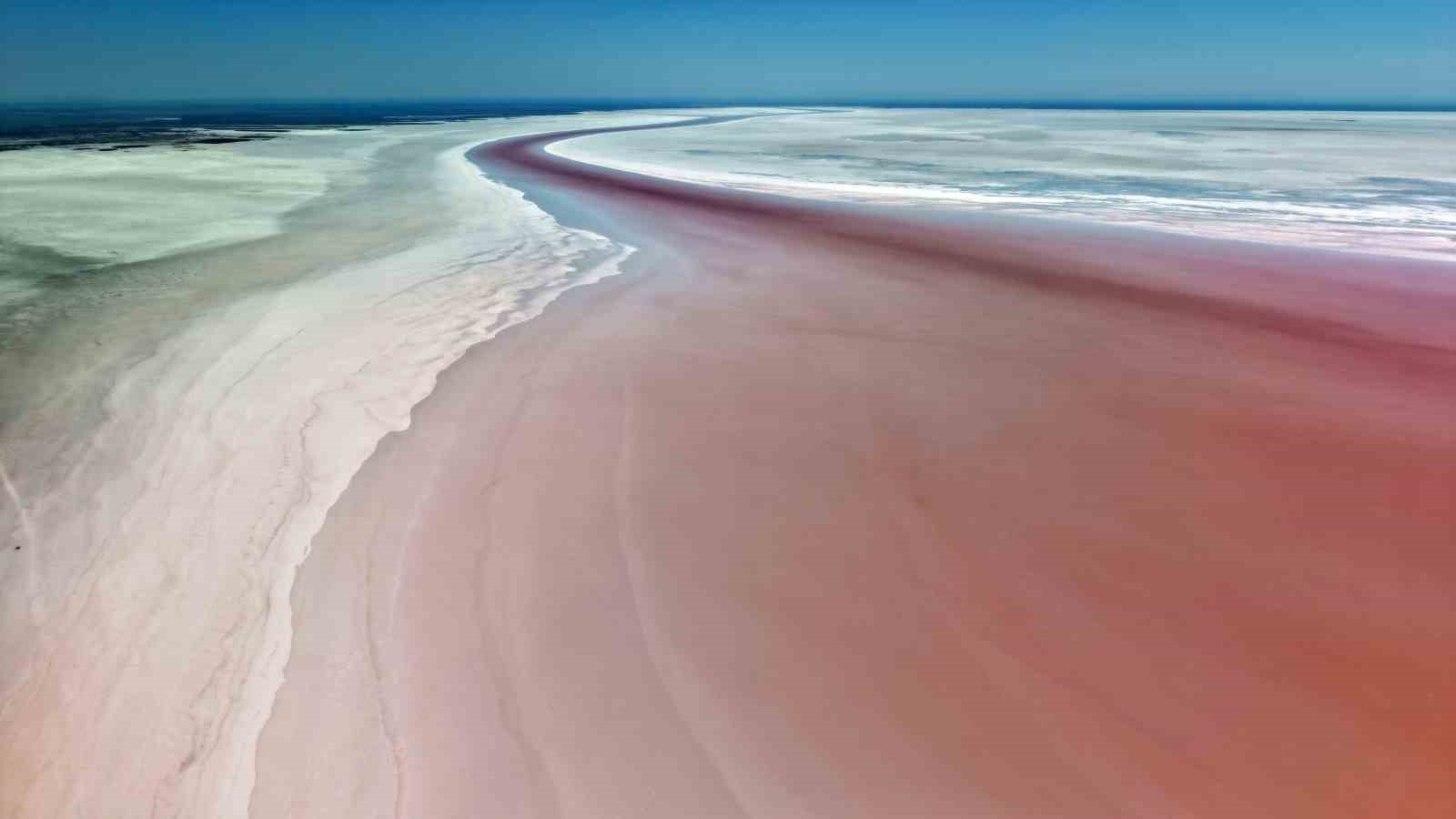 Tuz Gölü pembe renge büründü