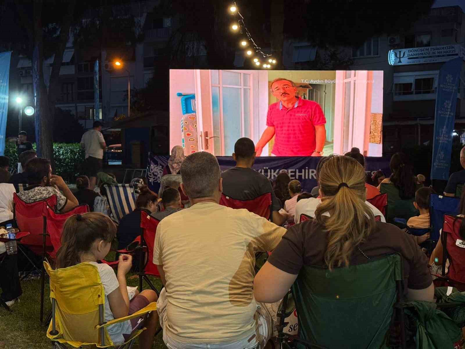 Aydın Büyükşehir Belediyesi’nin açık hava sinema etkinlikleri sürüyor