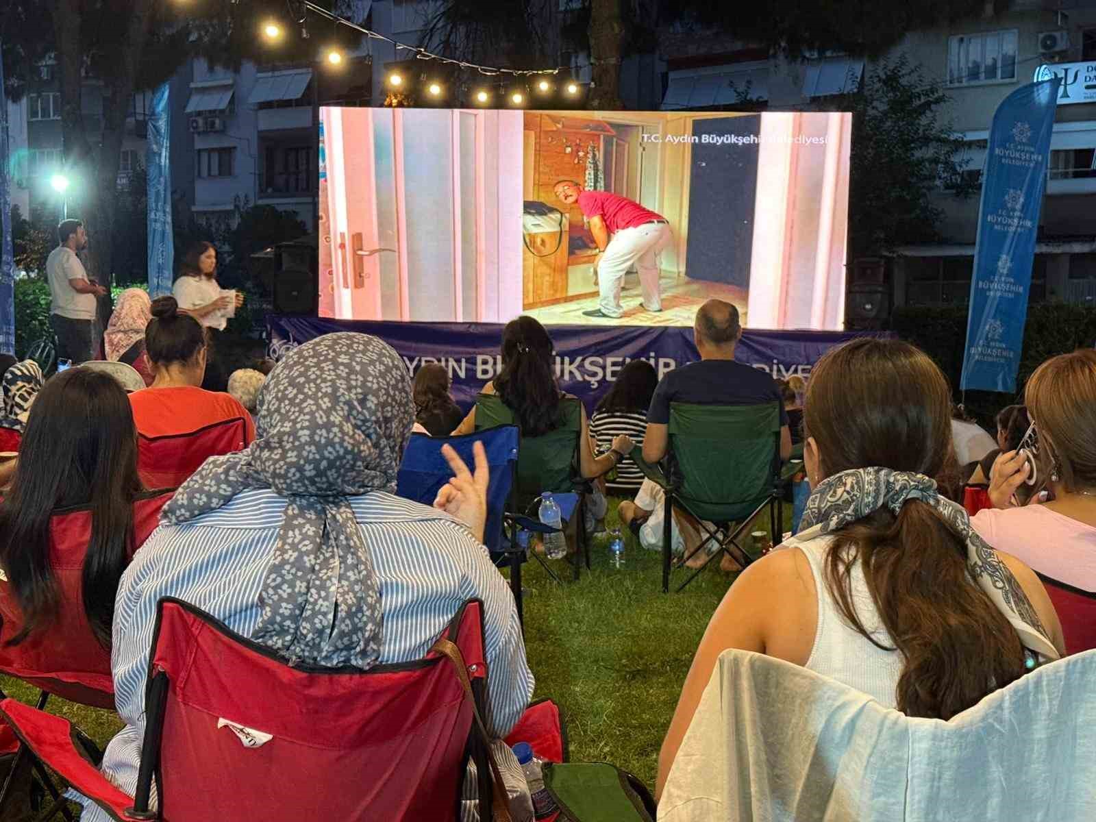 Aydın Büyükşehir Belediyesi’nin açık hava sinema etkinlikleri sürüyor