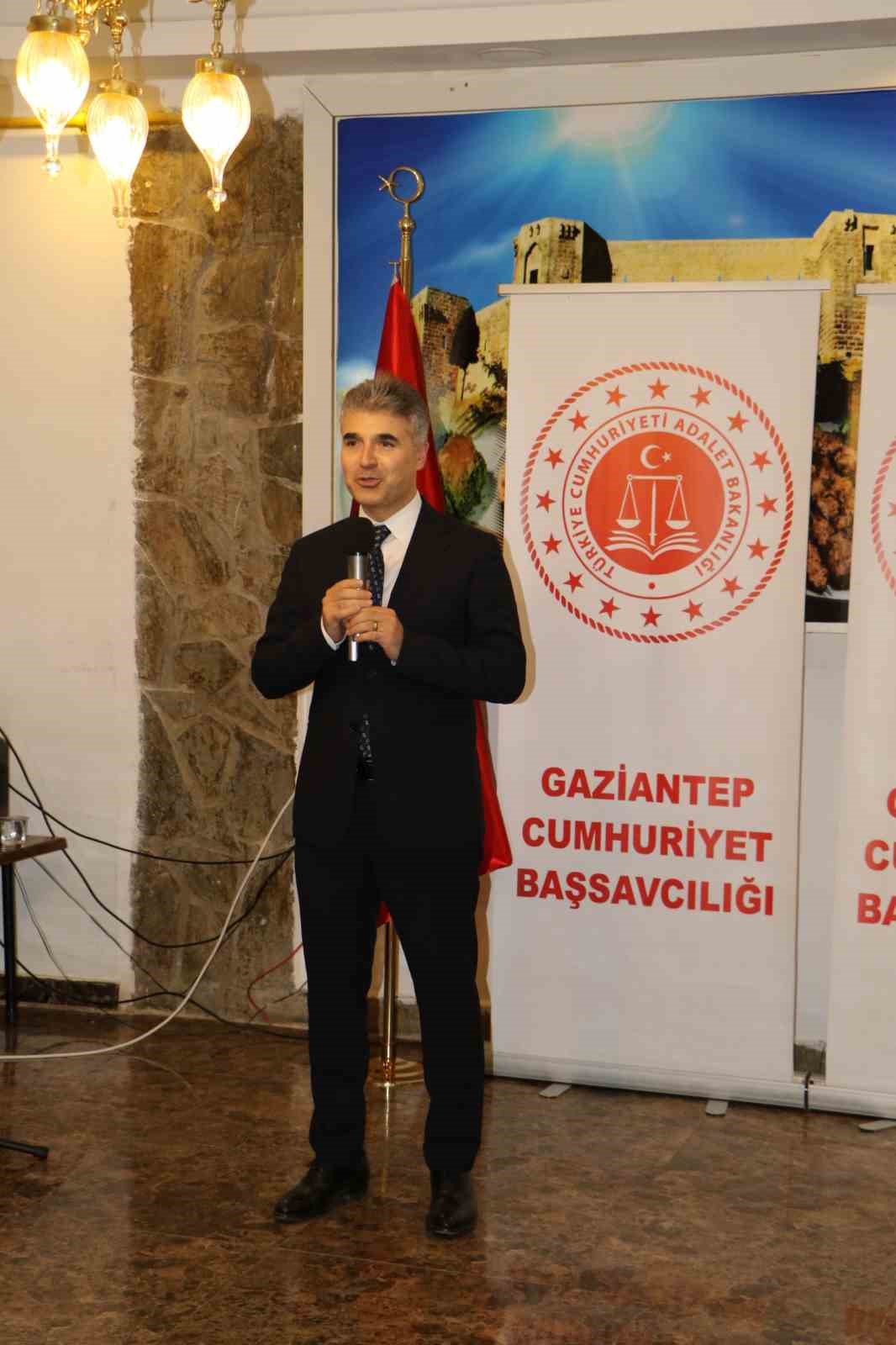 Gaziantep’te görev yerleri değişen hakim ve Cumhuriyet savcılarına veda programı düzenlendi