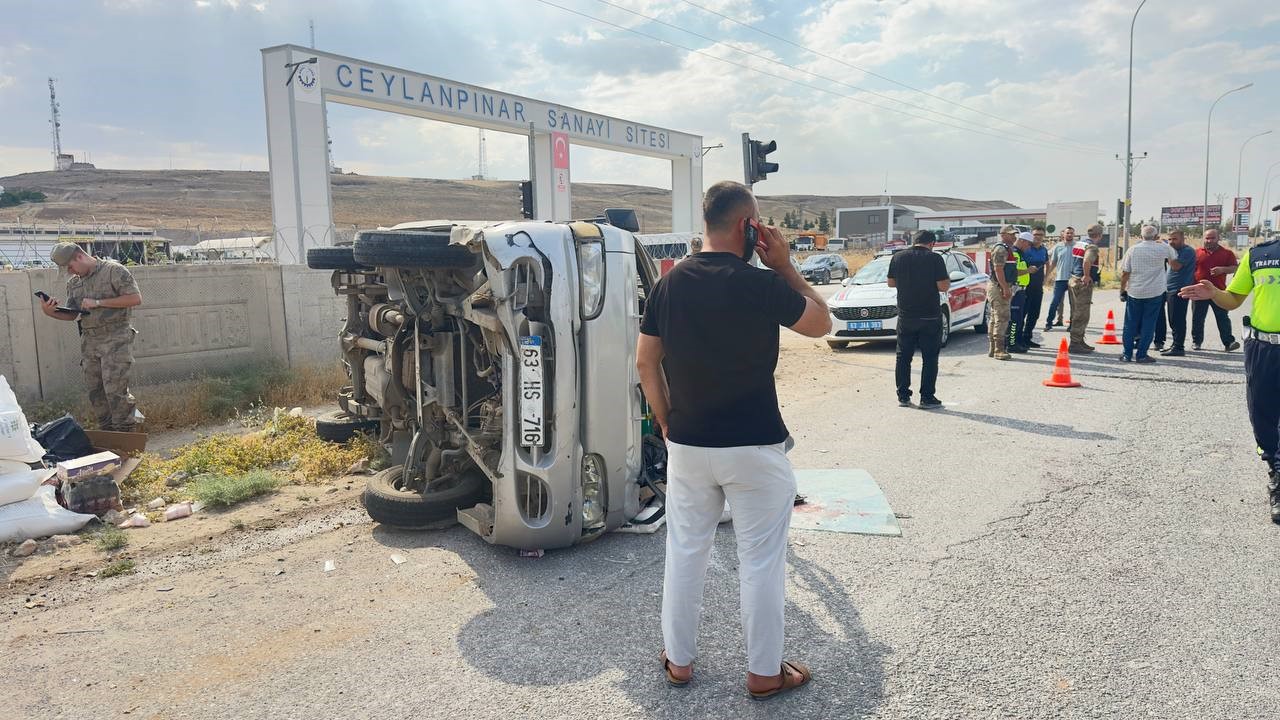 Şanlıurfa’da kamyonet devrildi: 2 yaralı