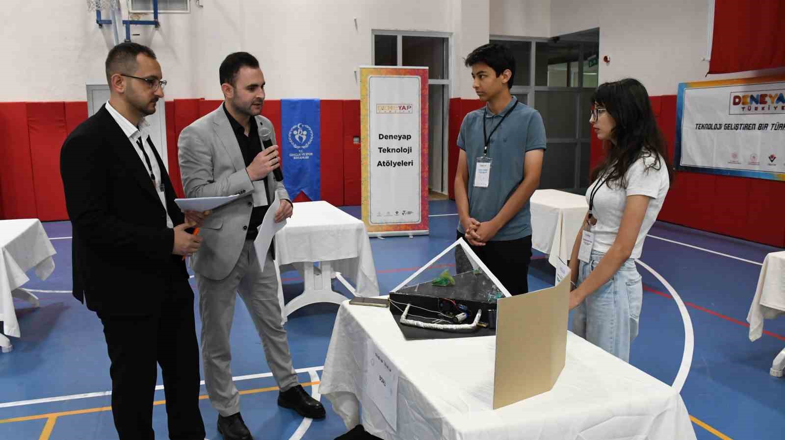 Yozgat’ta Deneyap atölyelerinde gençler projelerini tanıttı
