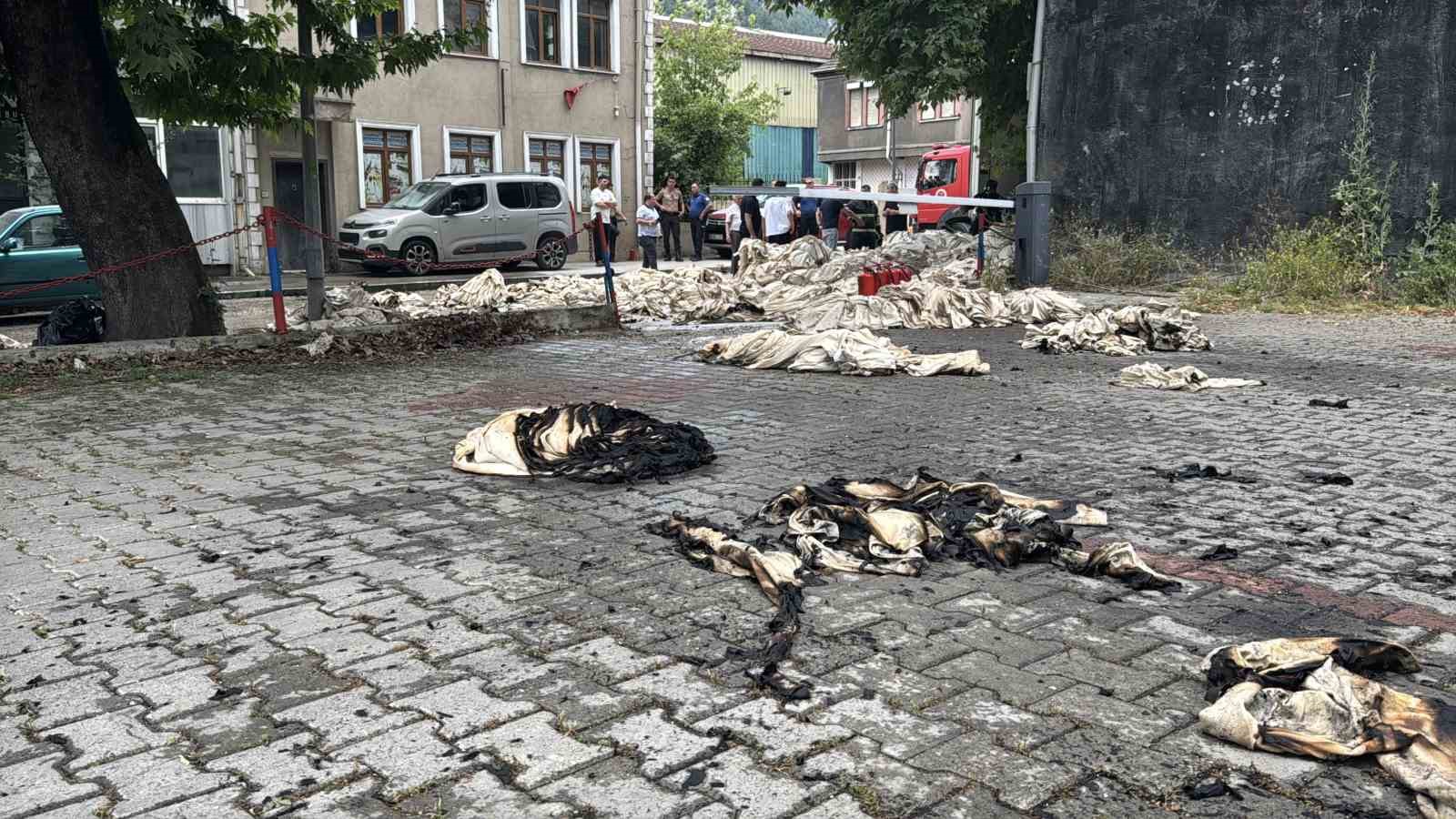 Karabük’te tekstil işletmesinde yangın paniği