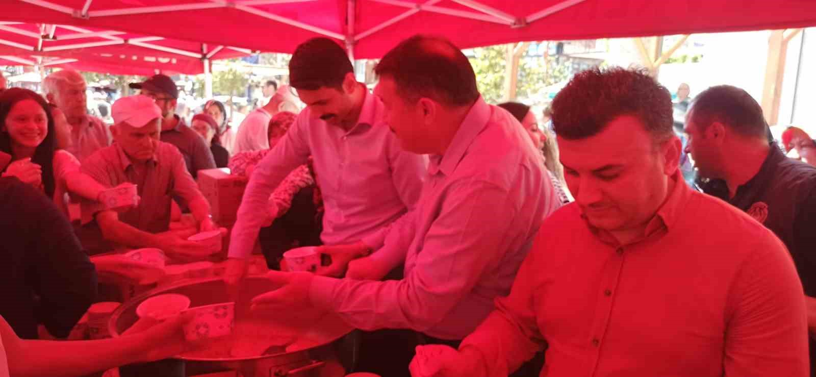 Devrek’te aşure programı büyük ilgi gördü