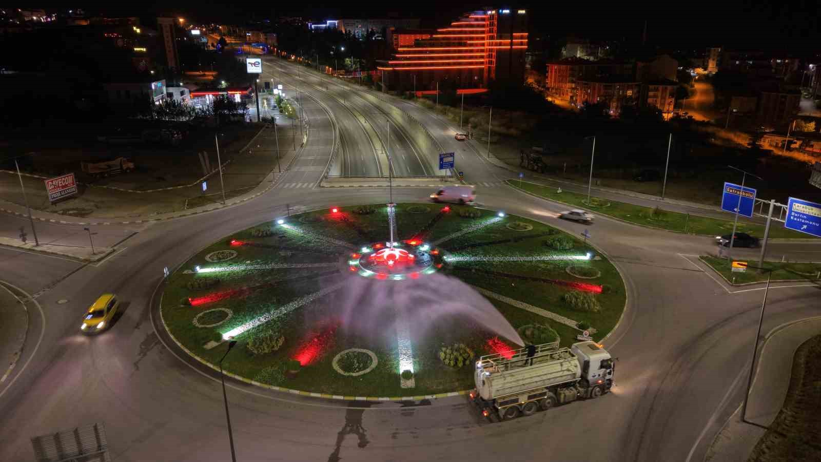 Karabük Belediyesi içme suyu kullanmadan yeşil alanları suluyor