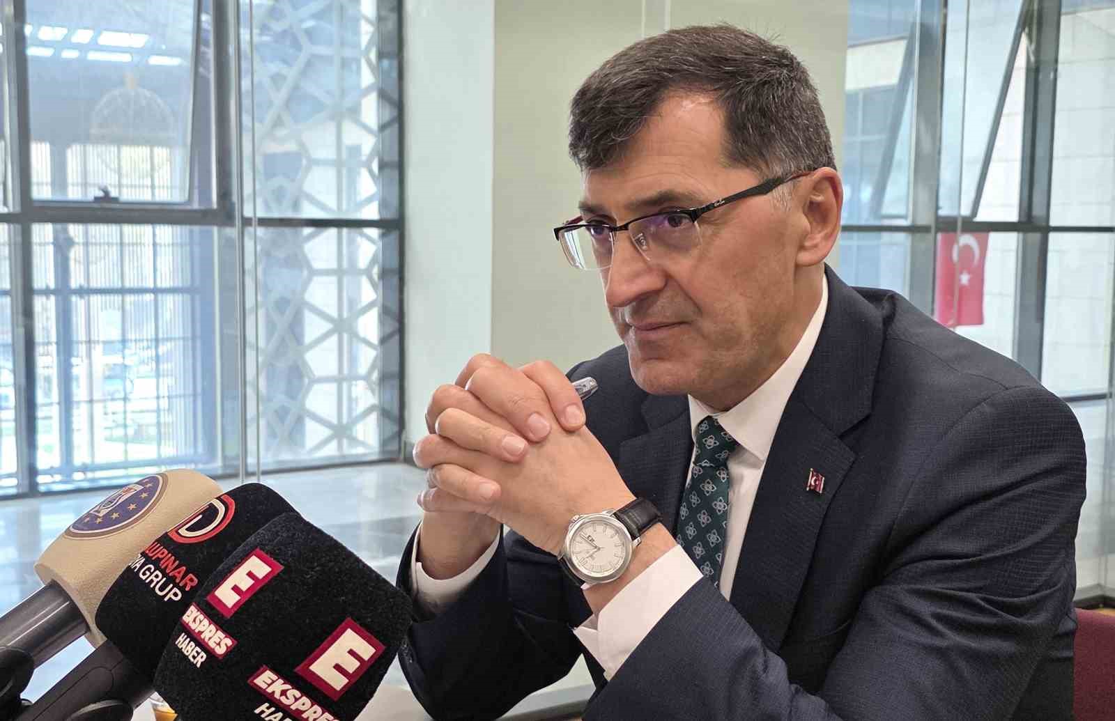 Kütahya Belediye Başkanı Kahveci’den Meydan Kavşağı’ndaki ağaçların kaldırılmasına ilişkin açıklama