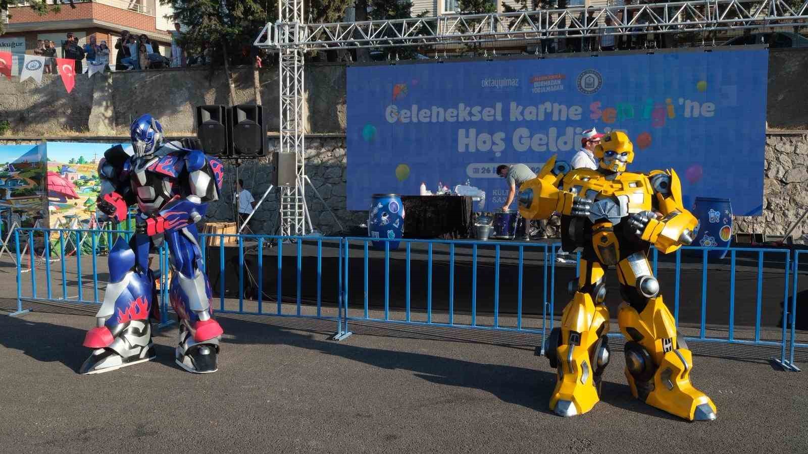 Yıldrım’da karne coşkusu şenliğe dönüştü